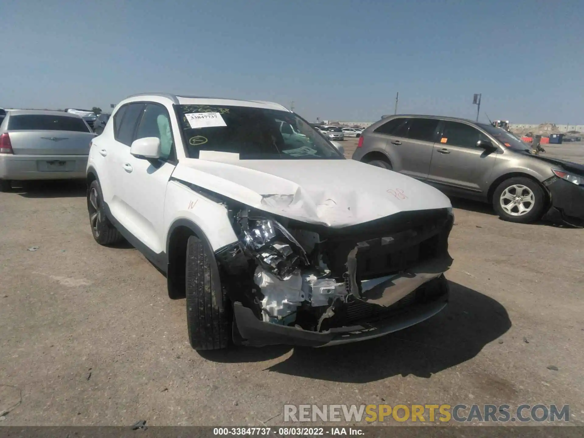 1 Photograph of a damaged car YV4162UK9K2063161 VOLVO XC40 2019