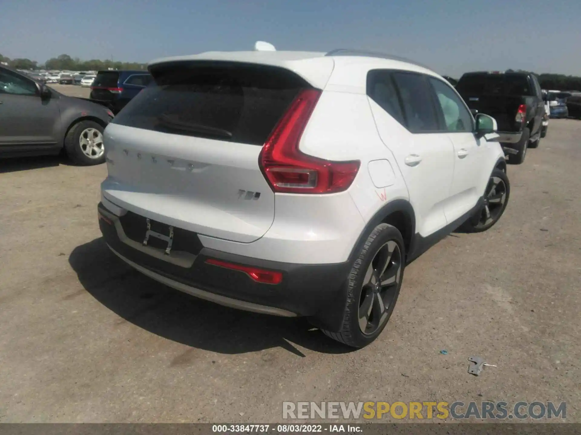 4 Photograph of a damaged car YV4162UK9K2063161 VOLVO XC40 2019