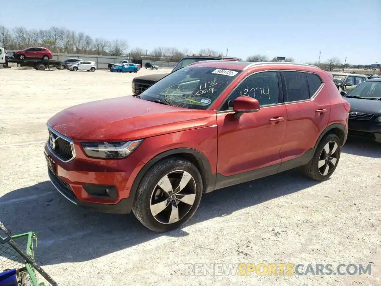 2 Photograph of a damaged car YV4162UK9K2113069 VOLVO XC40 2019