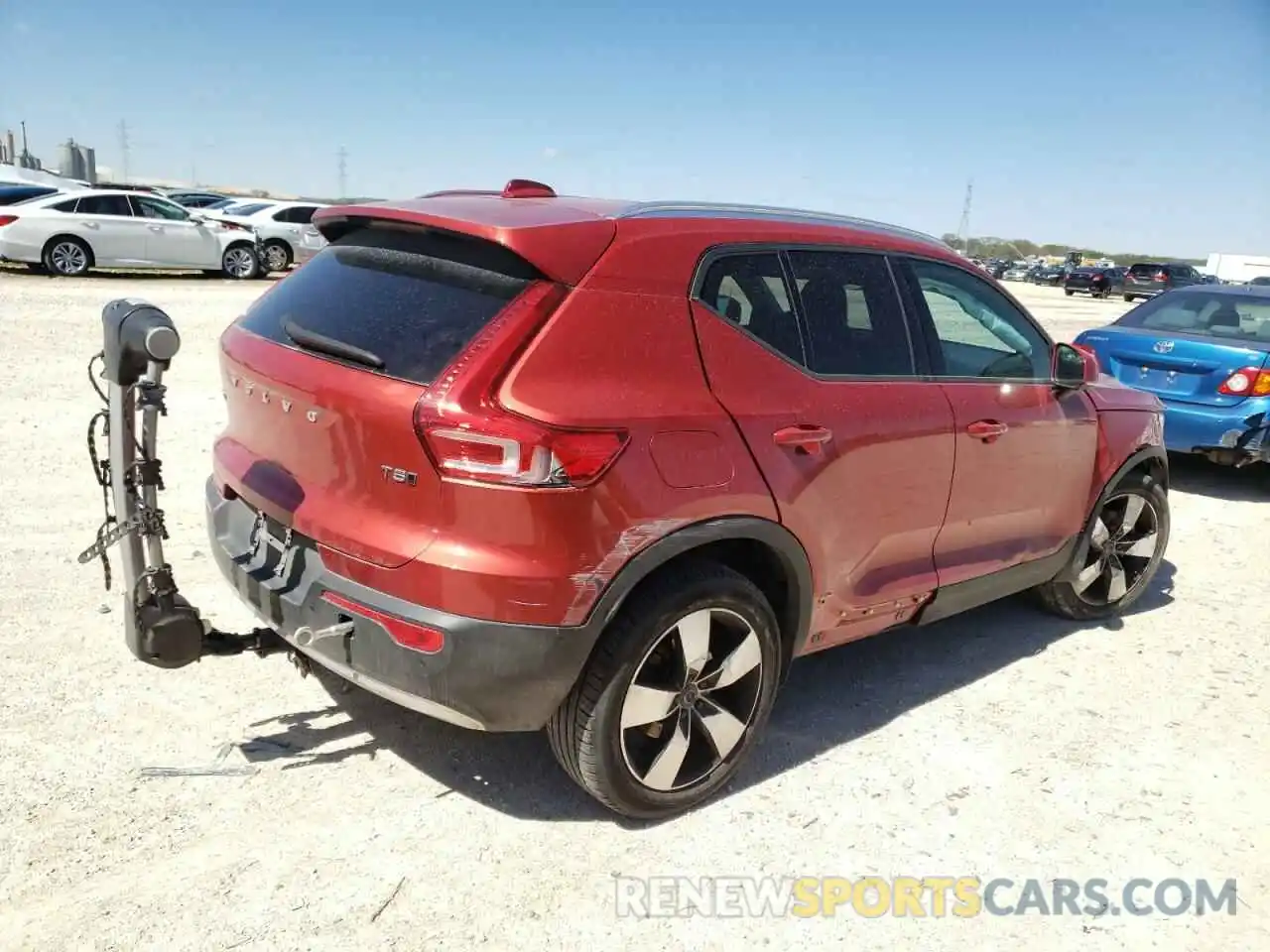 4 Photograph of a damaged car YV4162UK9K2113069 VOLVO XC40 2019