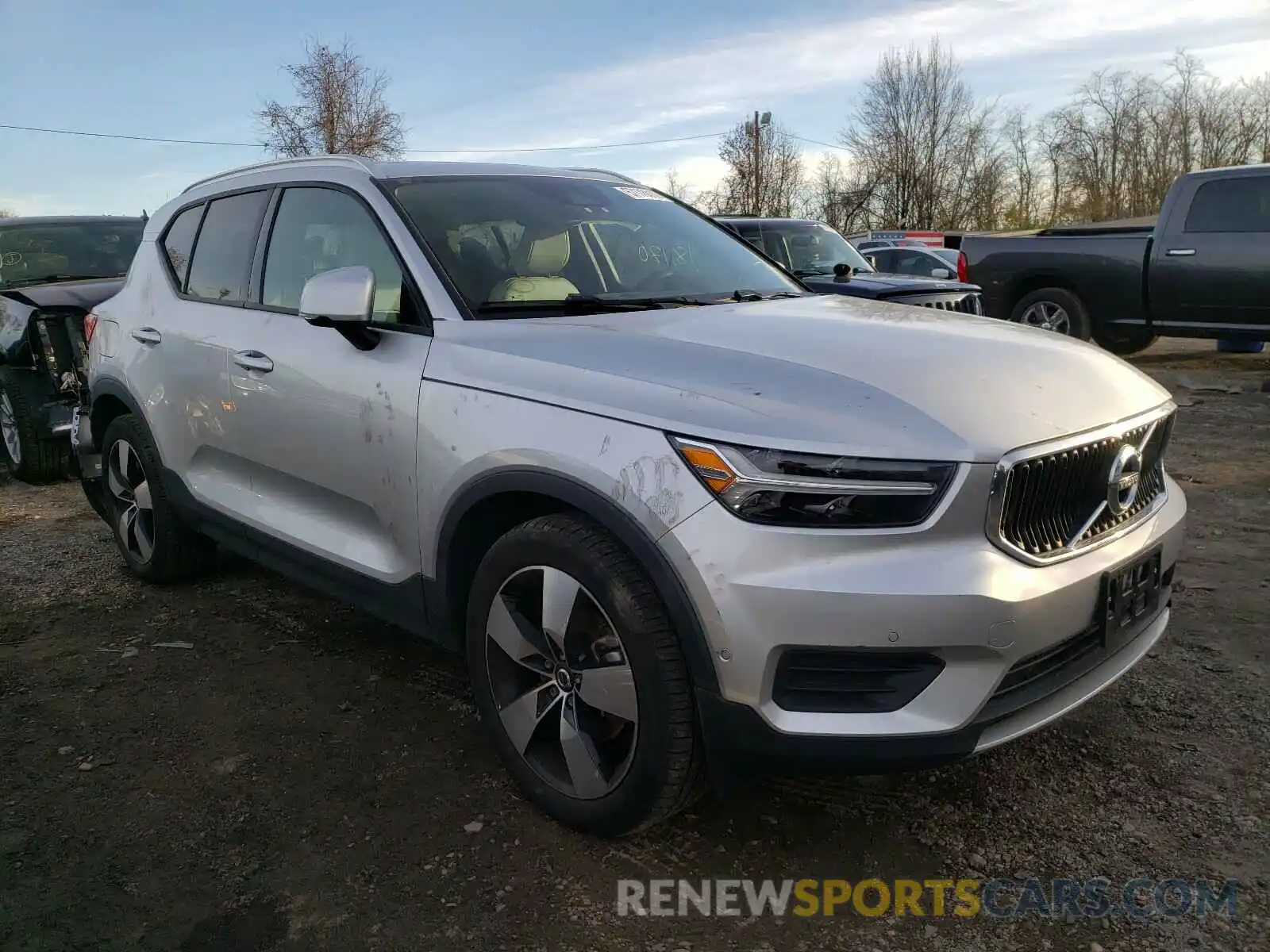 1 Photograph of a damaged car YV4162UKXK2056557 VOLVO XC40 2019