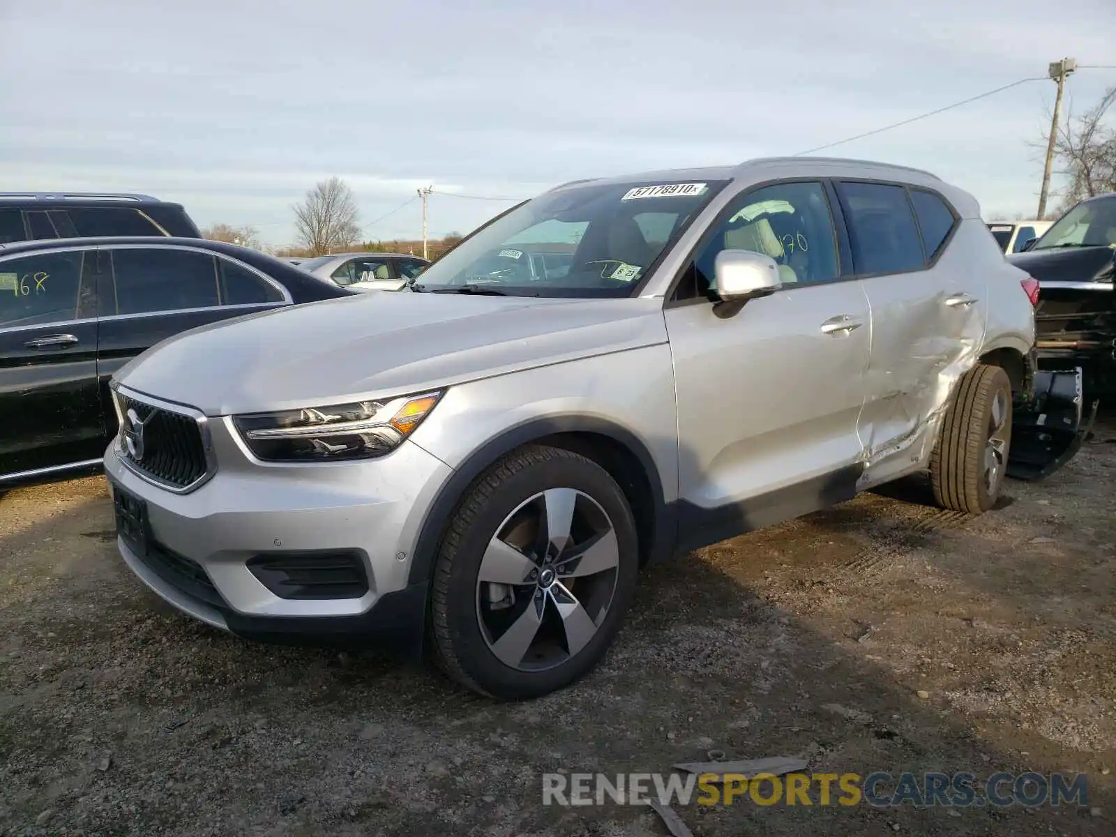 2 Photograph of a damaged car YV4162UKXK2056557 VOLVO XC40 2019