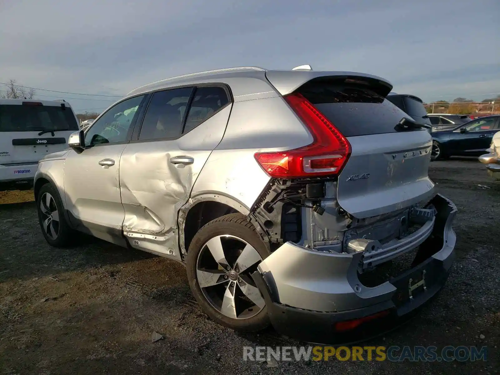 3 Photograph of a damaged car YV4162UKXK2056557 VOLVO XC40 2019