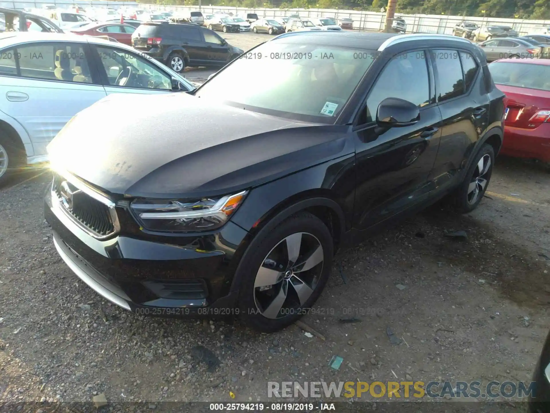 2 Photograph of a damaged car YV4162UKXK2059670 VOLVO XC40 2019