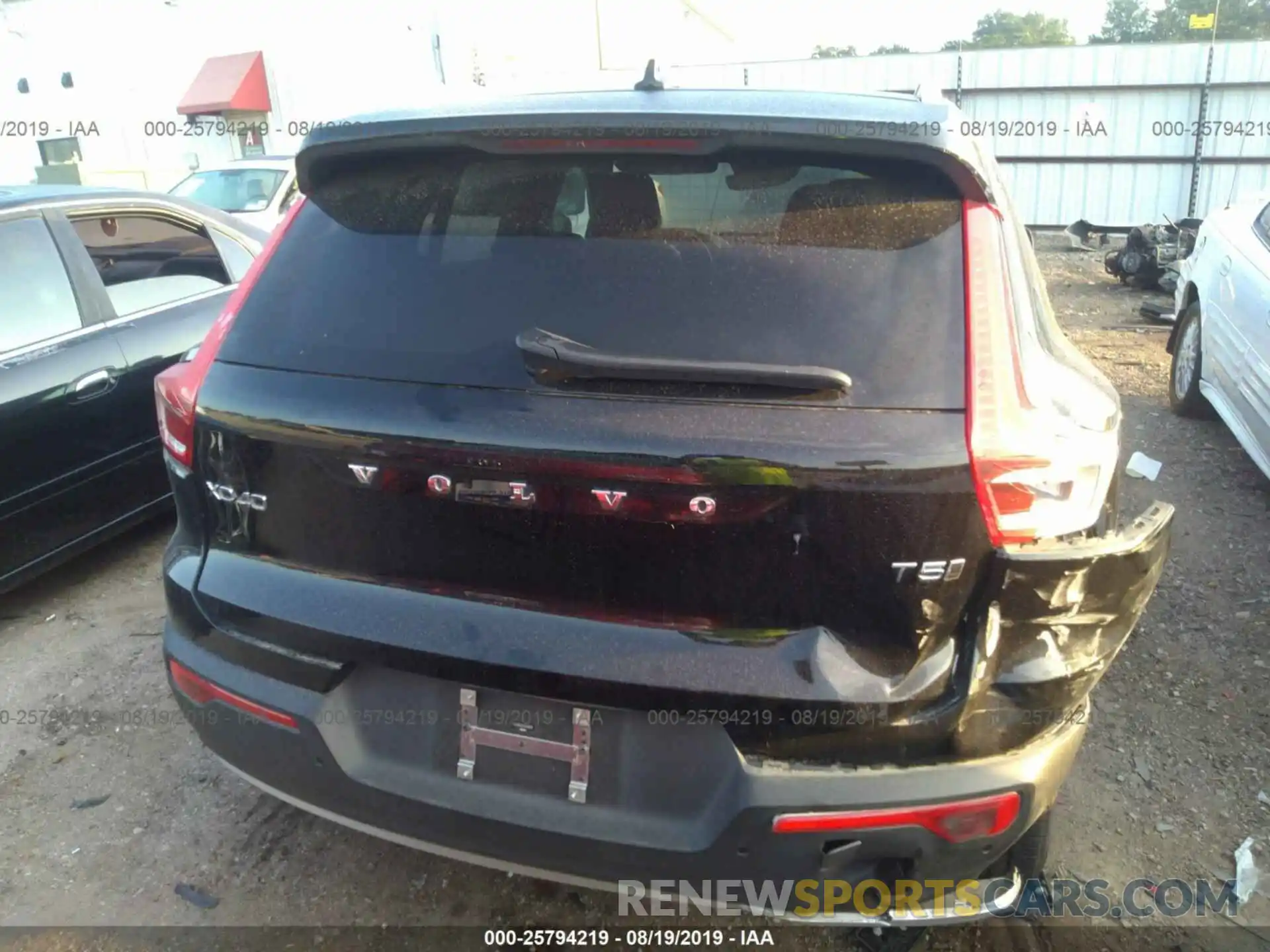 8 Photograph of a damaged car YV4162UKXK2059670 VOLVO XC40 2019