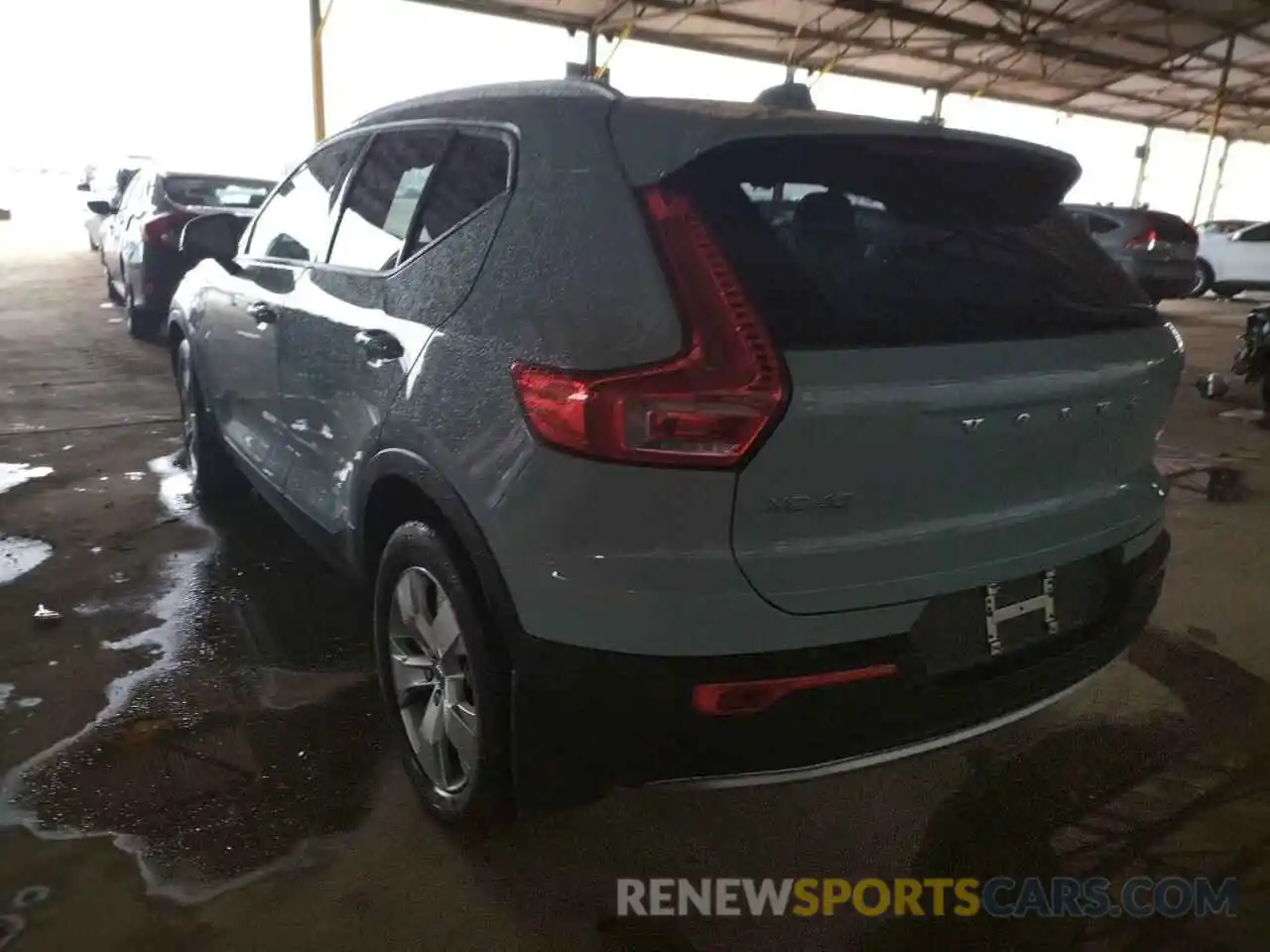 3 Photograph of a damaged car YV4162UKXK2077991 VOLVO XC40 2019