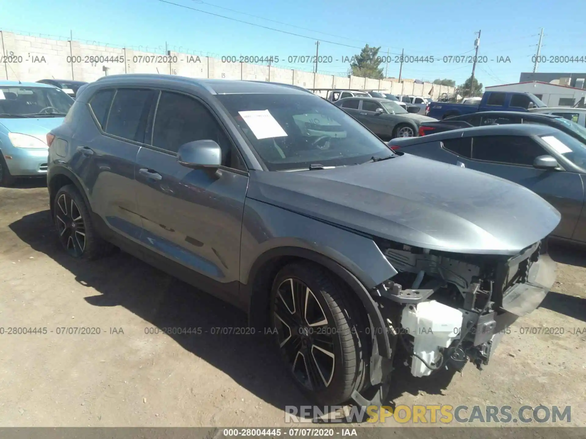 1 Photograph of a damaged car YV4162UKXK2101254 VOLVO XC40 2019