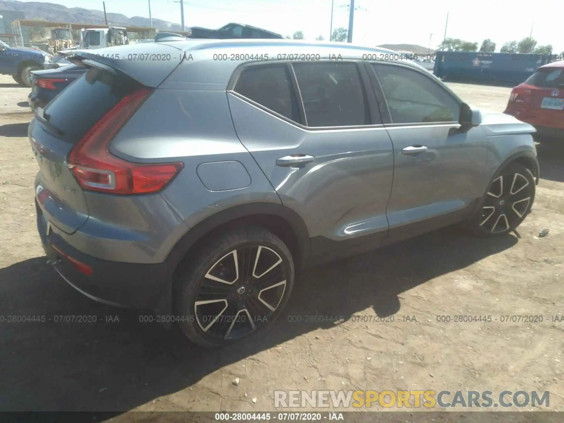 4 Photograph of a damaged car YV4162UKXK2101254 VOLVO XC40 2019