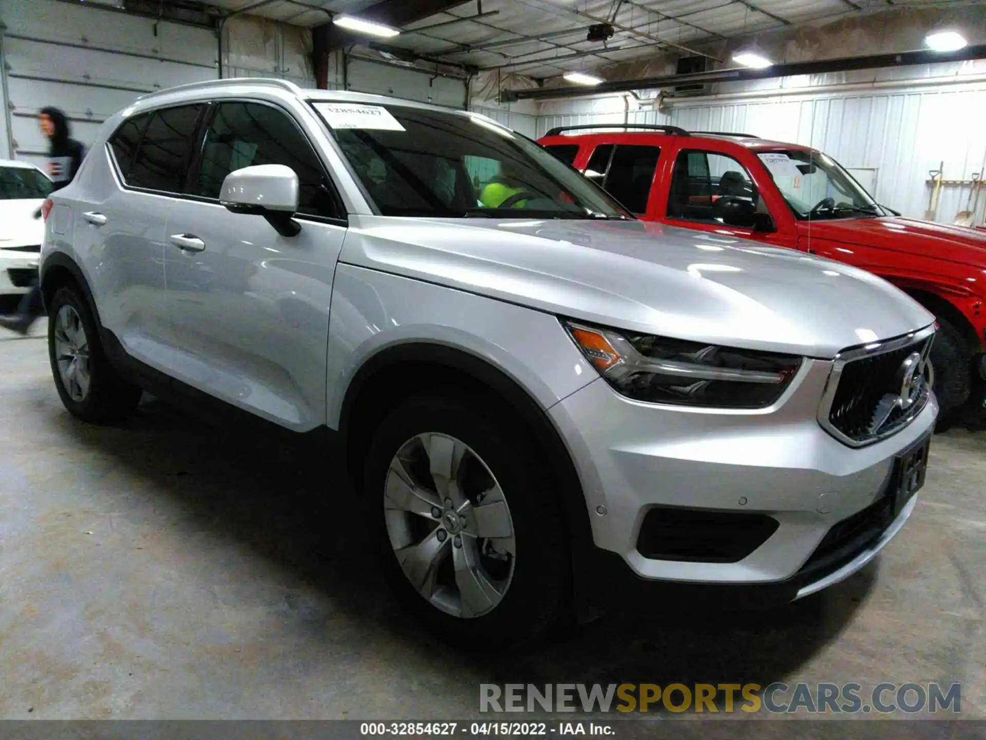 1 Photograph of a damaged car YV4162UKXK2136943 VOLVO XC40 2019