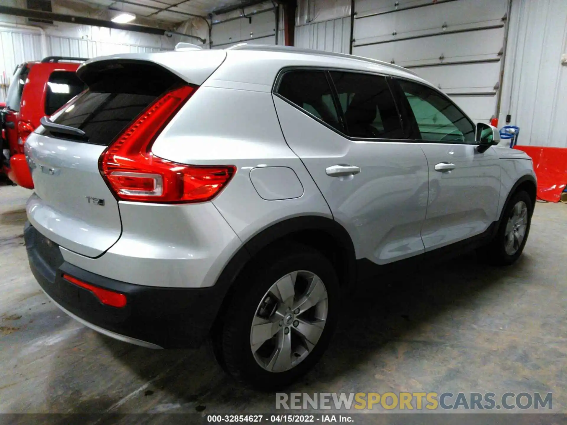 4 Photograph of a damaged car YV4162UKXK2136943 VOLVO XC40 2019