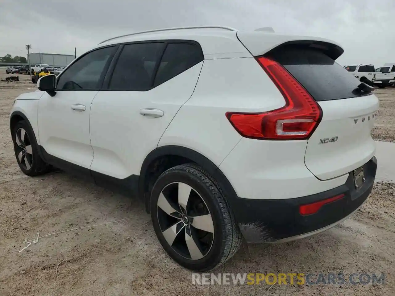 2 Photograph of a damaged car YV4162UKXK2147991 VOLVO XC40 2019