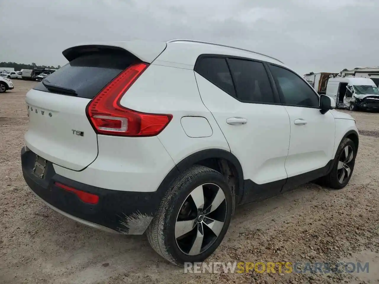 3 Photograph of a damaged car YV4162UKXK2147991 VOLVO XC40 2019