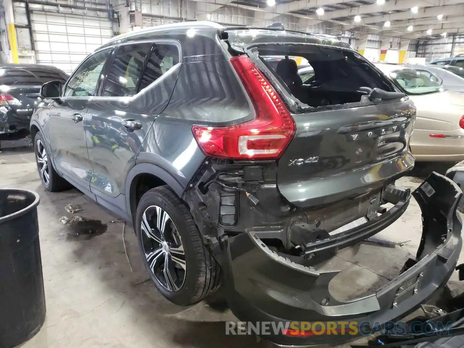 3 Photograph of a damaged car YV4162UL0K2060089 VOLVO XC40 2019