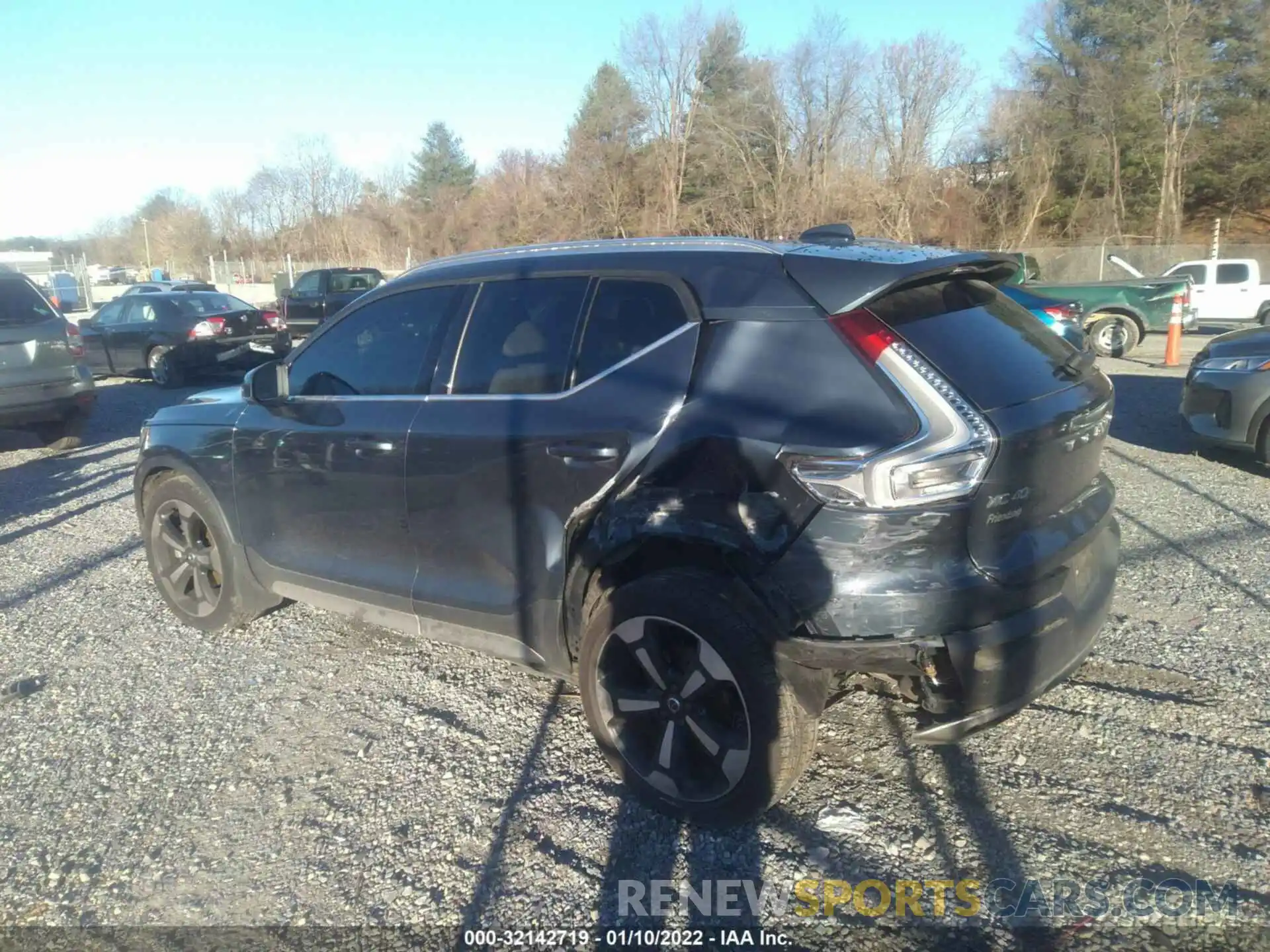 6 Photograph of a damaged car YV4162UL0K2060920 VOLVO XC40 2019