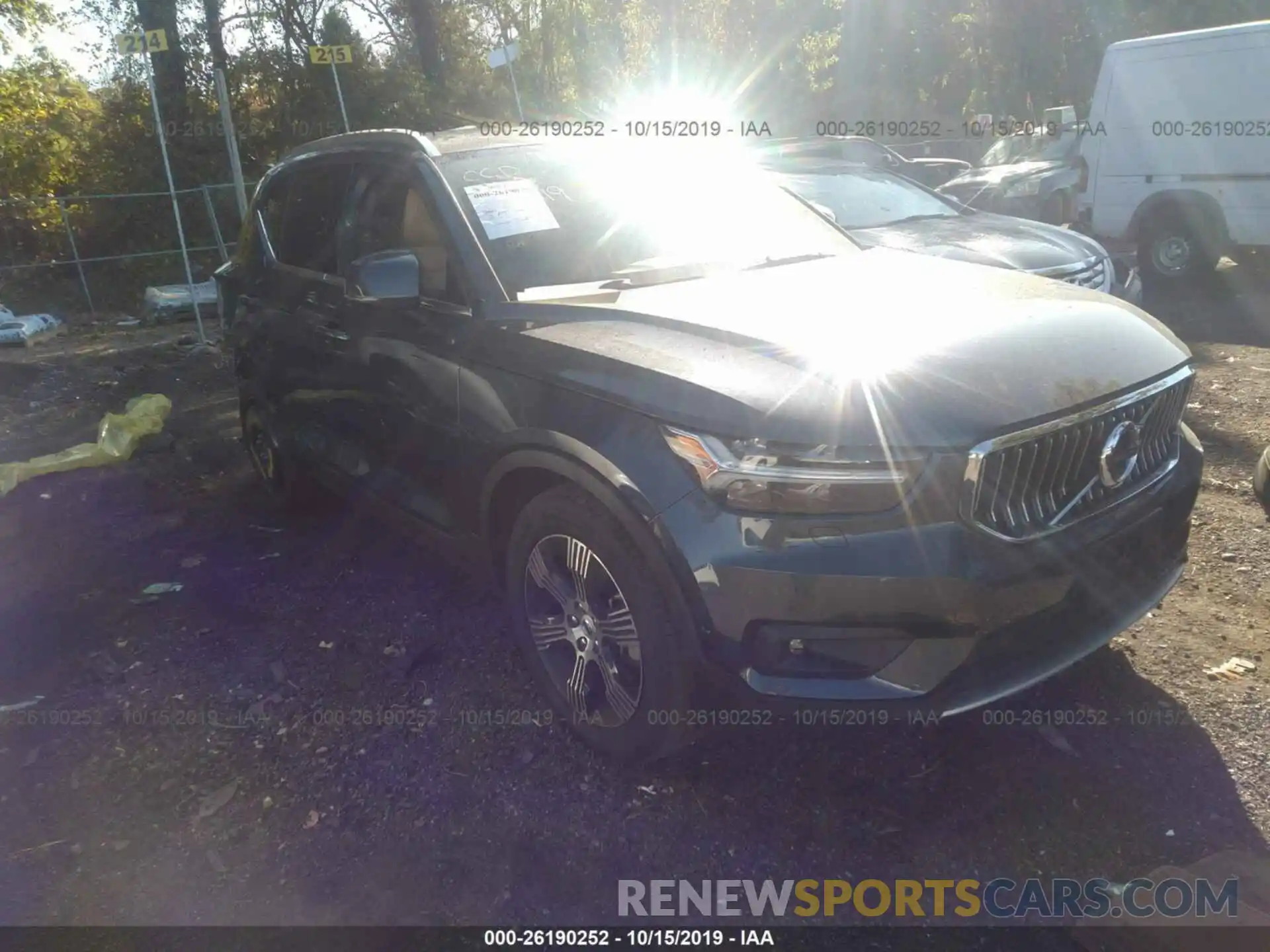 1 Photograph of a damaged car YV4162UL1K2105038 VOLVO XC40 2019