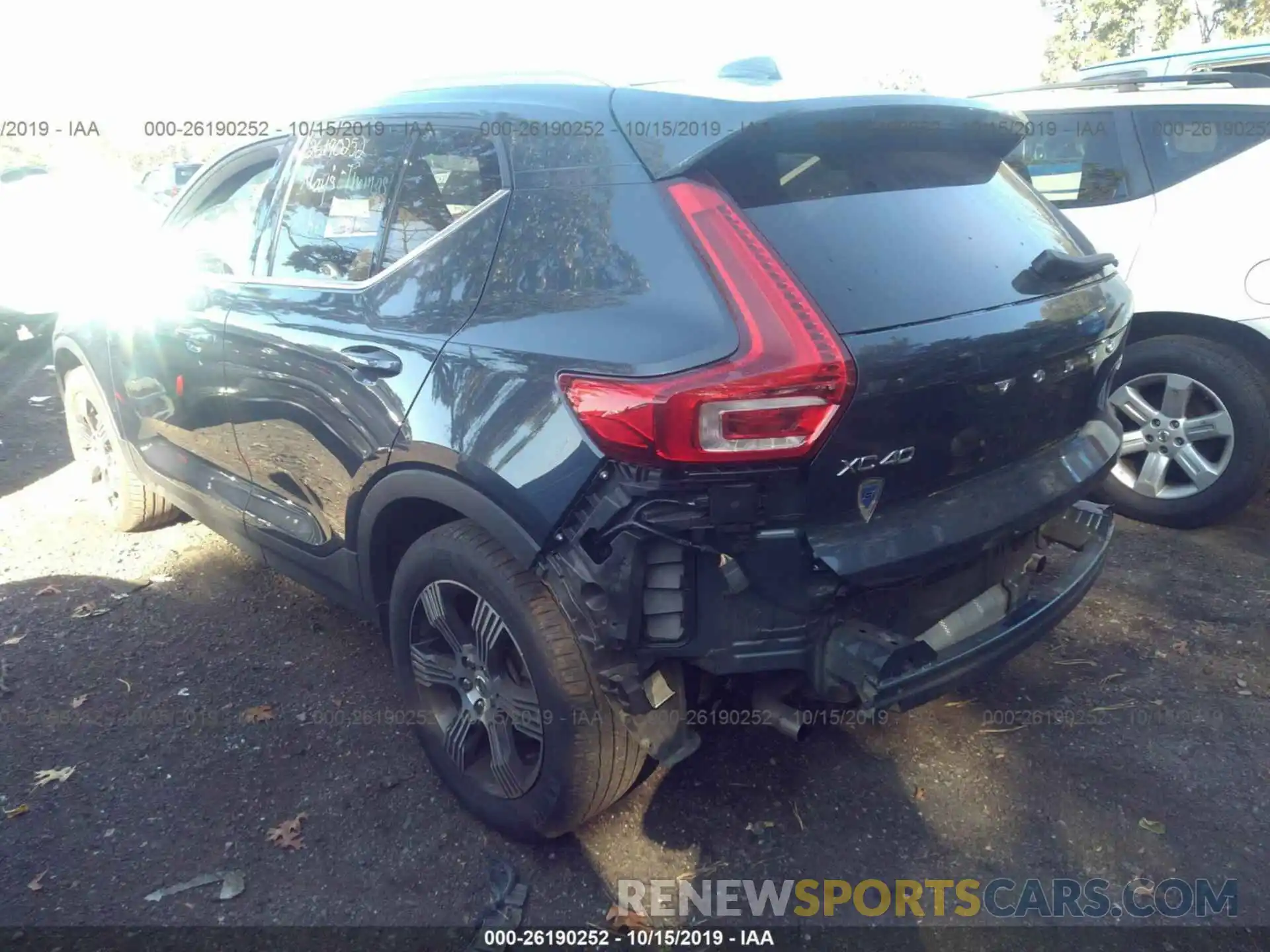 3 Photograph of a damaged car YV4162UL1K2105038 VOLVO XC40 2019