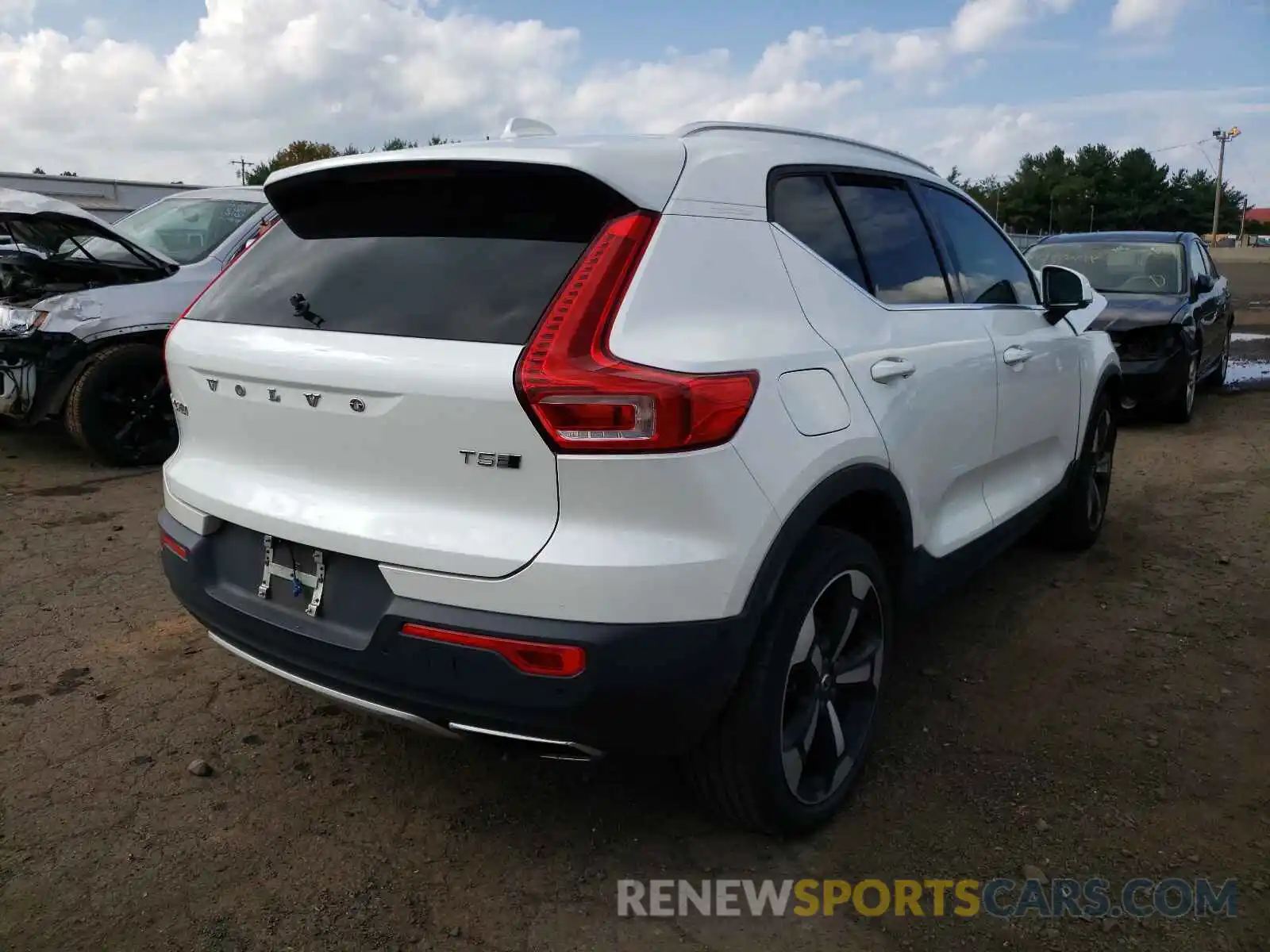 4 Фотография поврежденного автомобиля YV4162UL2K2062359 VOLVO XC40 2019