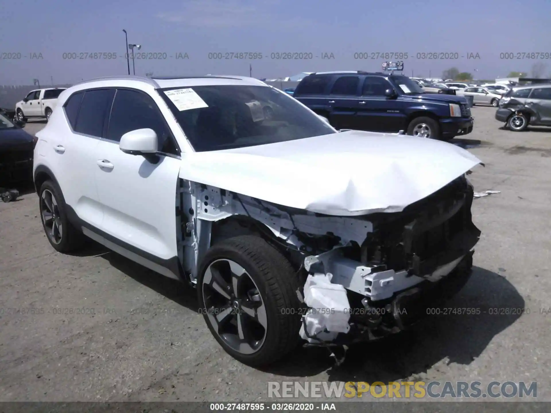 1 Photograph of a damaged car YV4162UL2K2072258 VOLVO XC40 2019