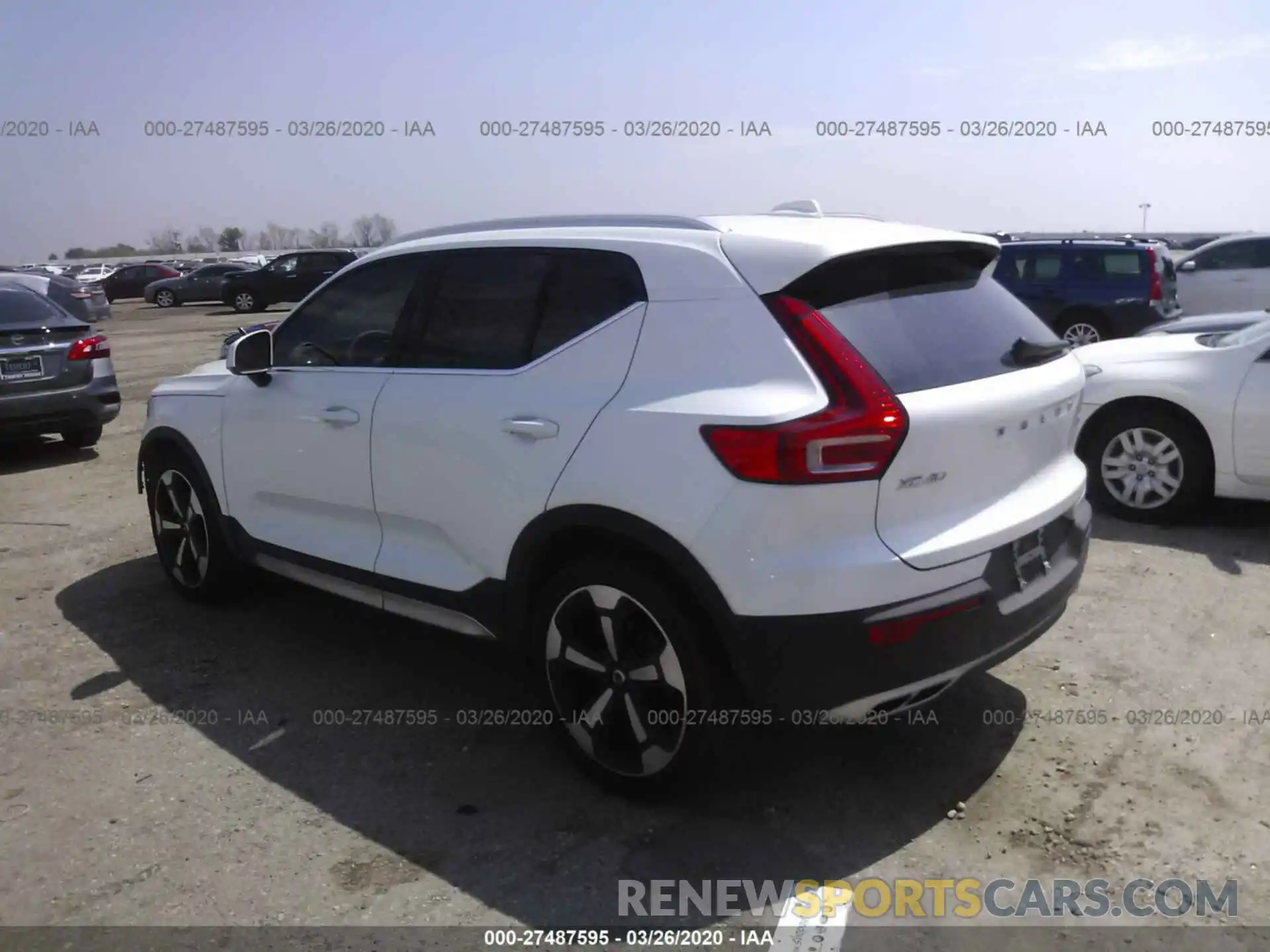 3 Фотография поврежденного автомобиля YV4162UL2K2072258 VOLVO XC40 2019