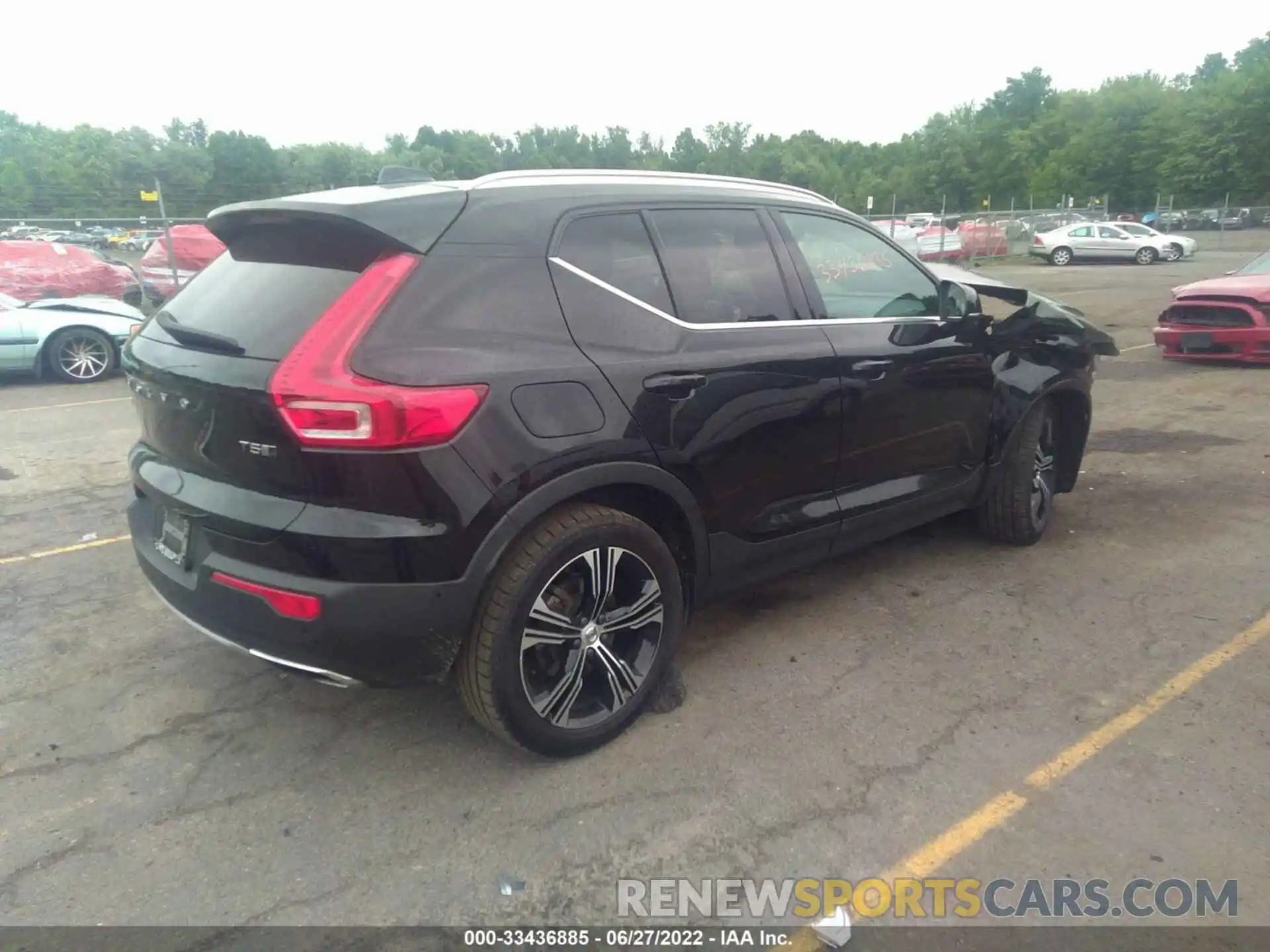 4 Photograph of a damaged car YV4162UL3K2058496 VOLVO XC40 2019