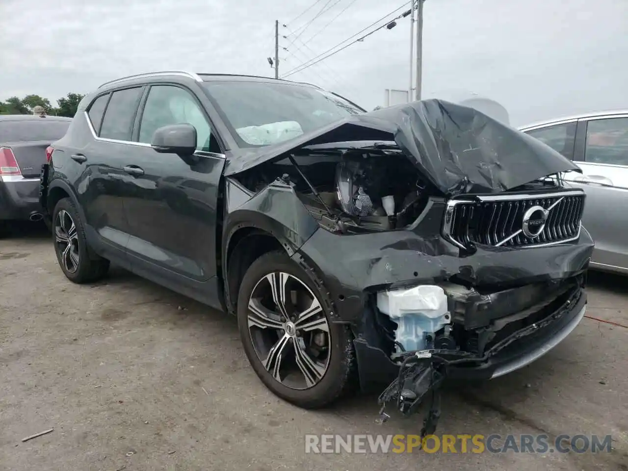 1 Photograph of a damaged car YV4162UL3K2131947 VOLVO XC40 2019