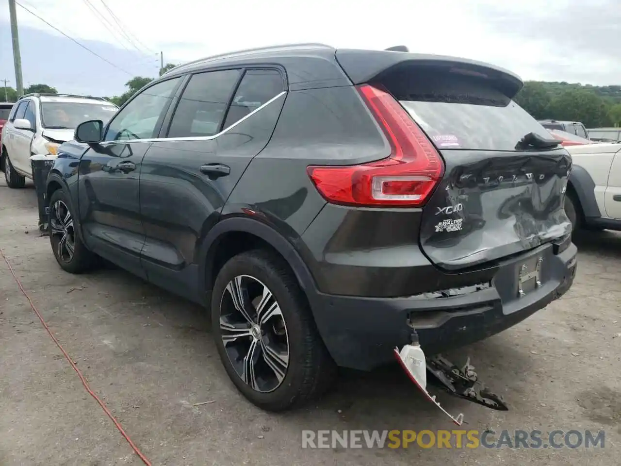 3 Photograph of a damaged car YV4162UL3K2131947 VOLVO XC40 2019