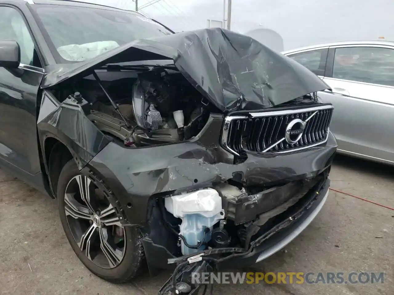 9 Photograph of a damaged car YV4162UL3K2131947 VOLVO XC40 2019