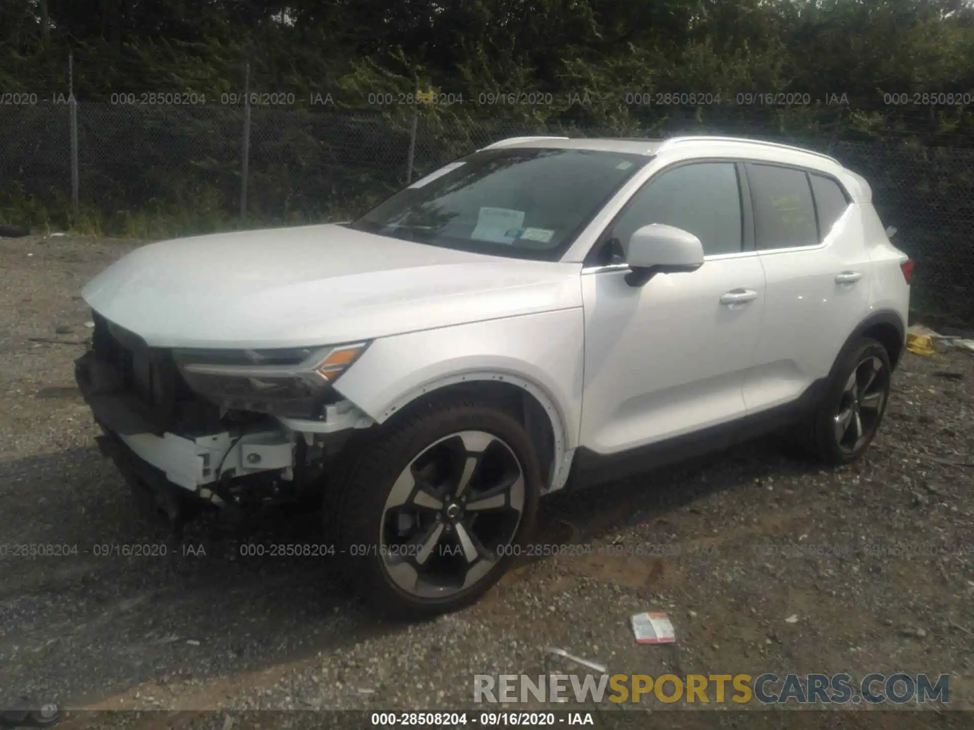 2 Photograph of a damaged car YV4162UL4K2117989 VOLVO XC40 2019