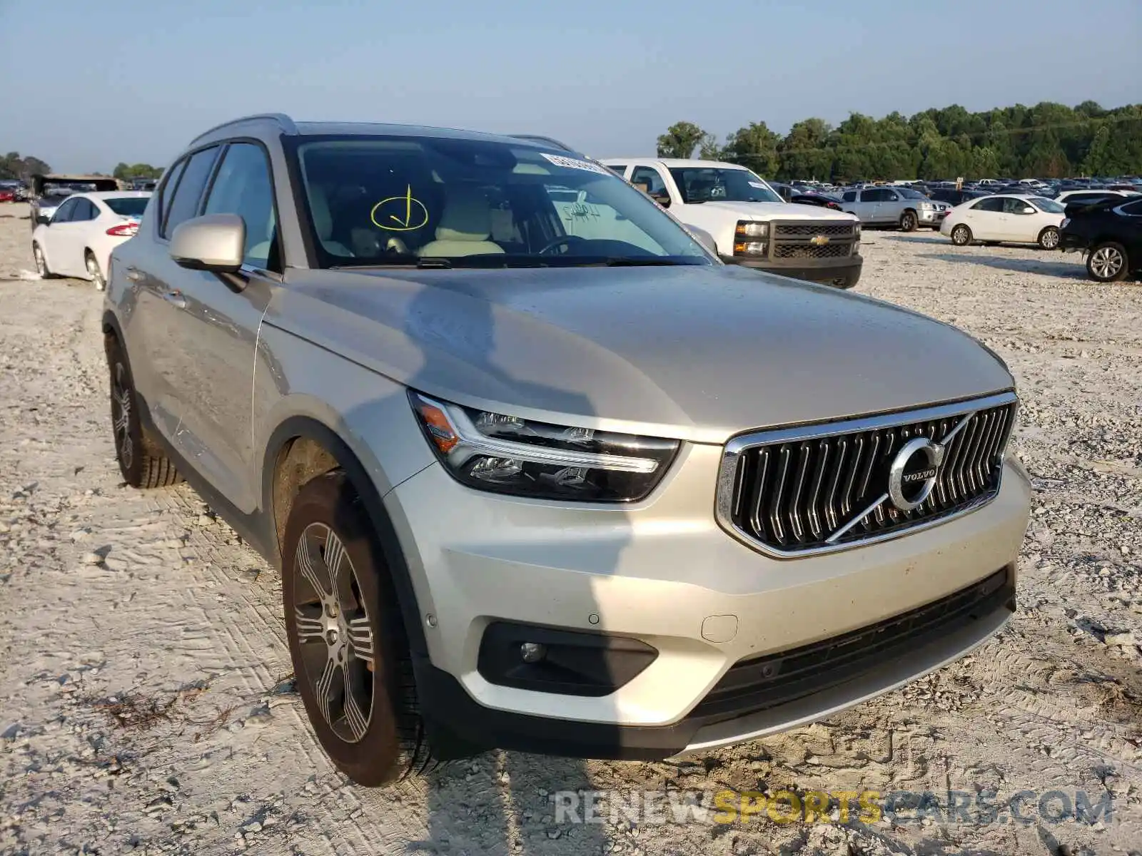 1 Photograph of a damaged car YV4162UL5K2083982 VOLVO XC40 2019