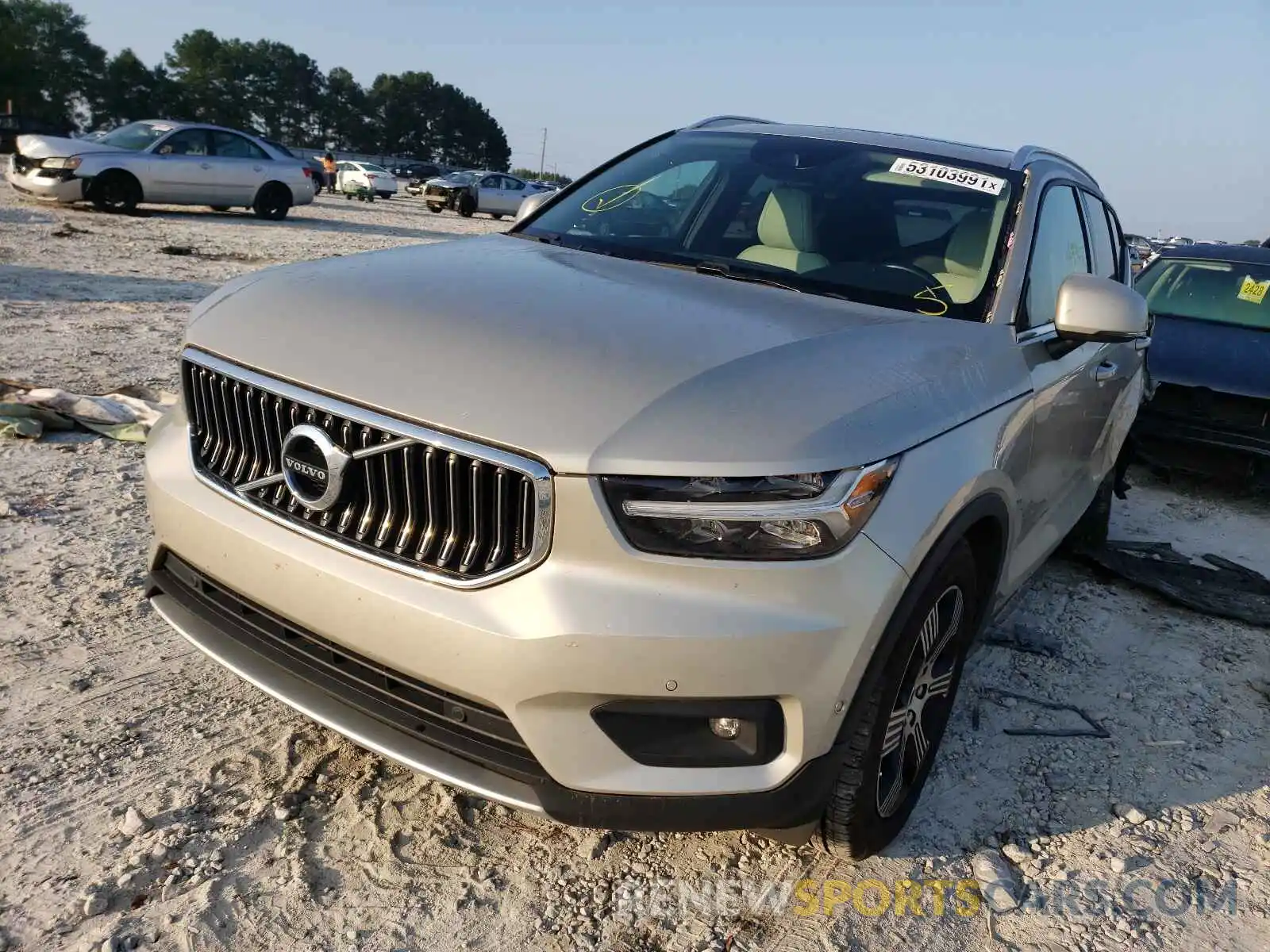 2 Photograph of a damaged car YV4162UL5K2083982 VOLVO XC40 2019