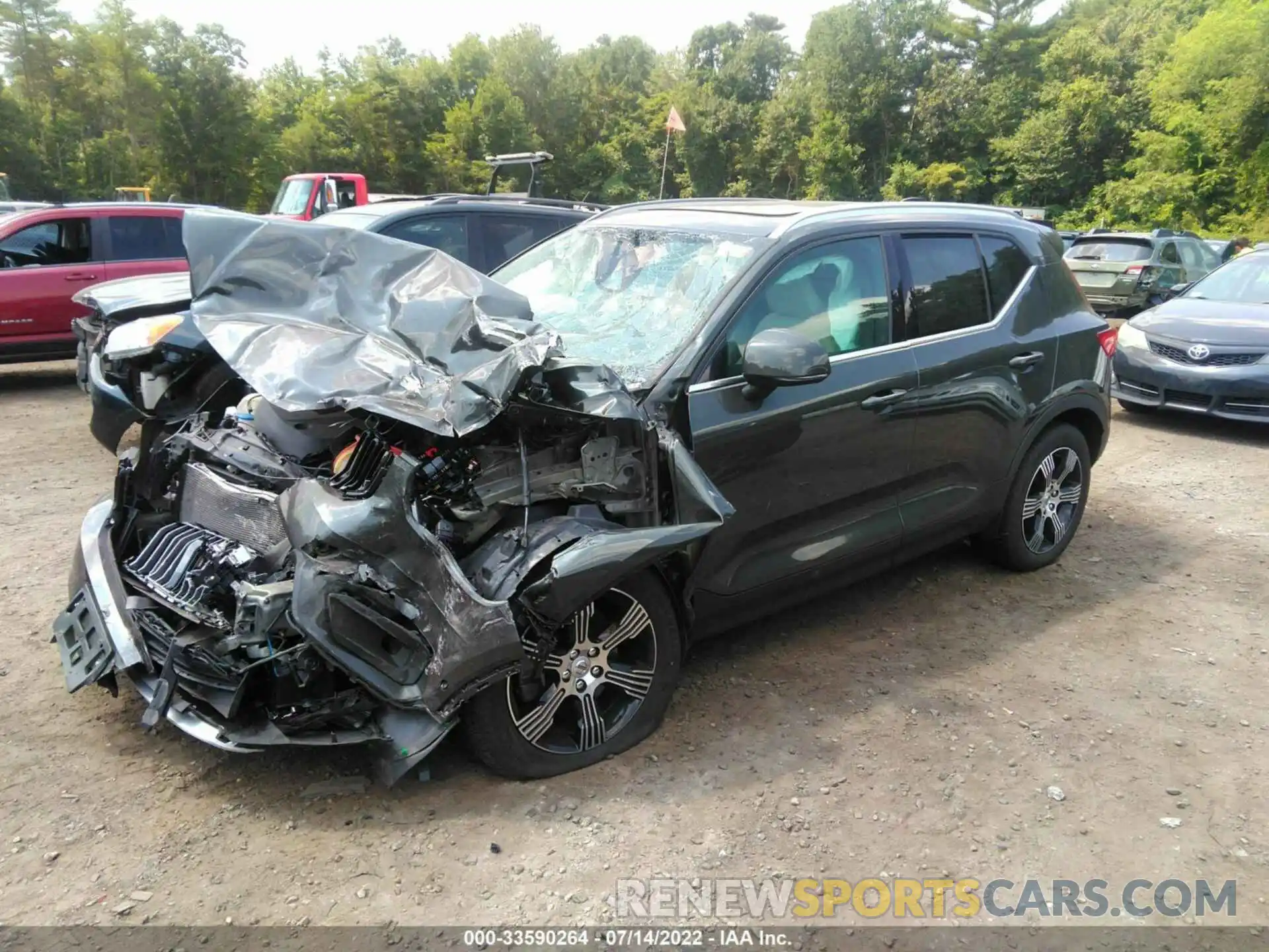 2 Photograph of a damaged car YV4162UL7K2074748 VOLVO XC40 2019