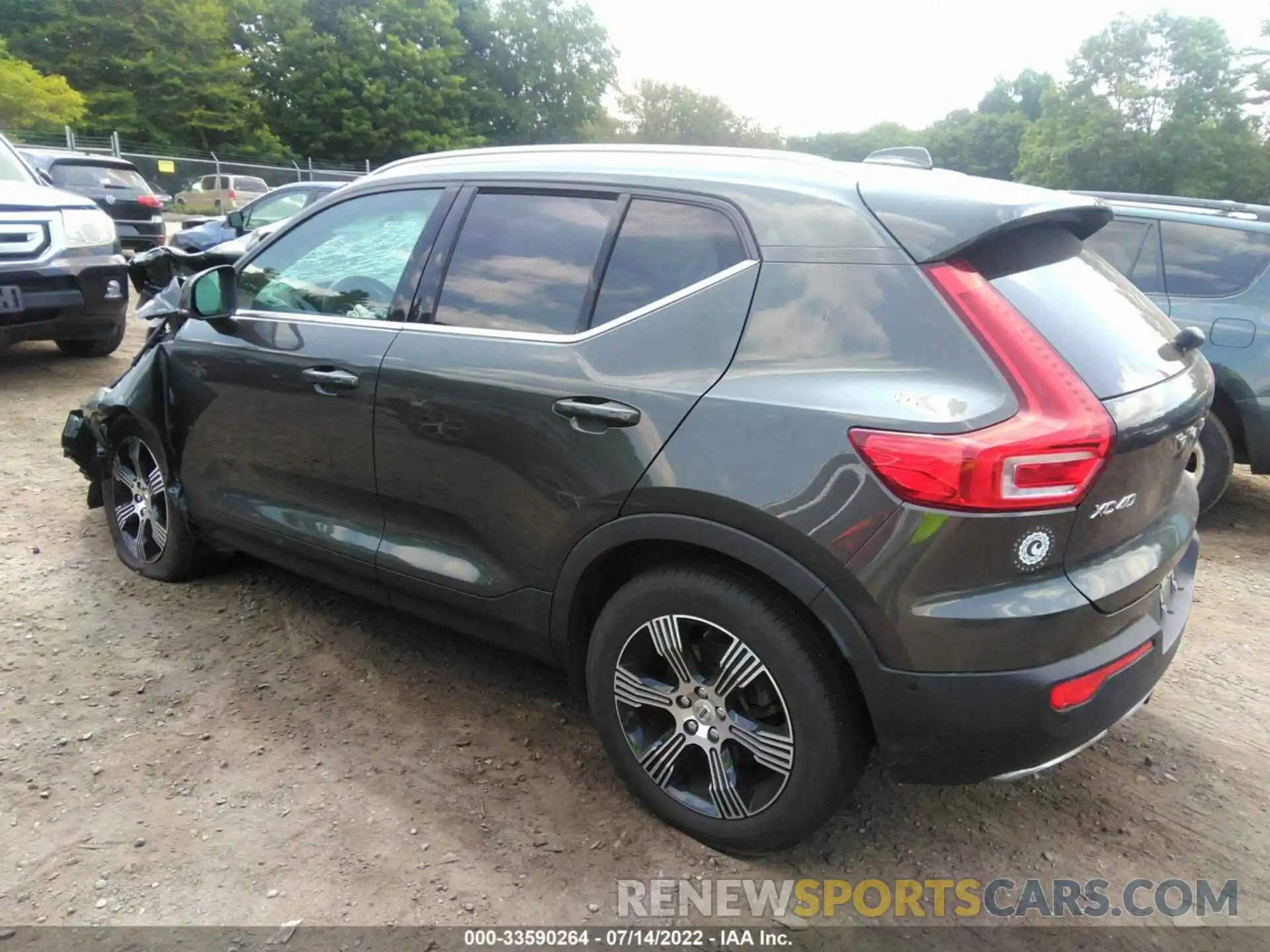 3 Photograph of a damaged car YV4162UL7K2074748 VOLVO XC40 2019