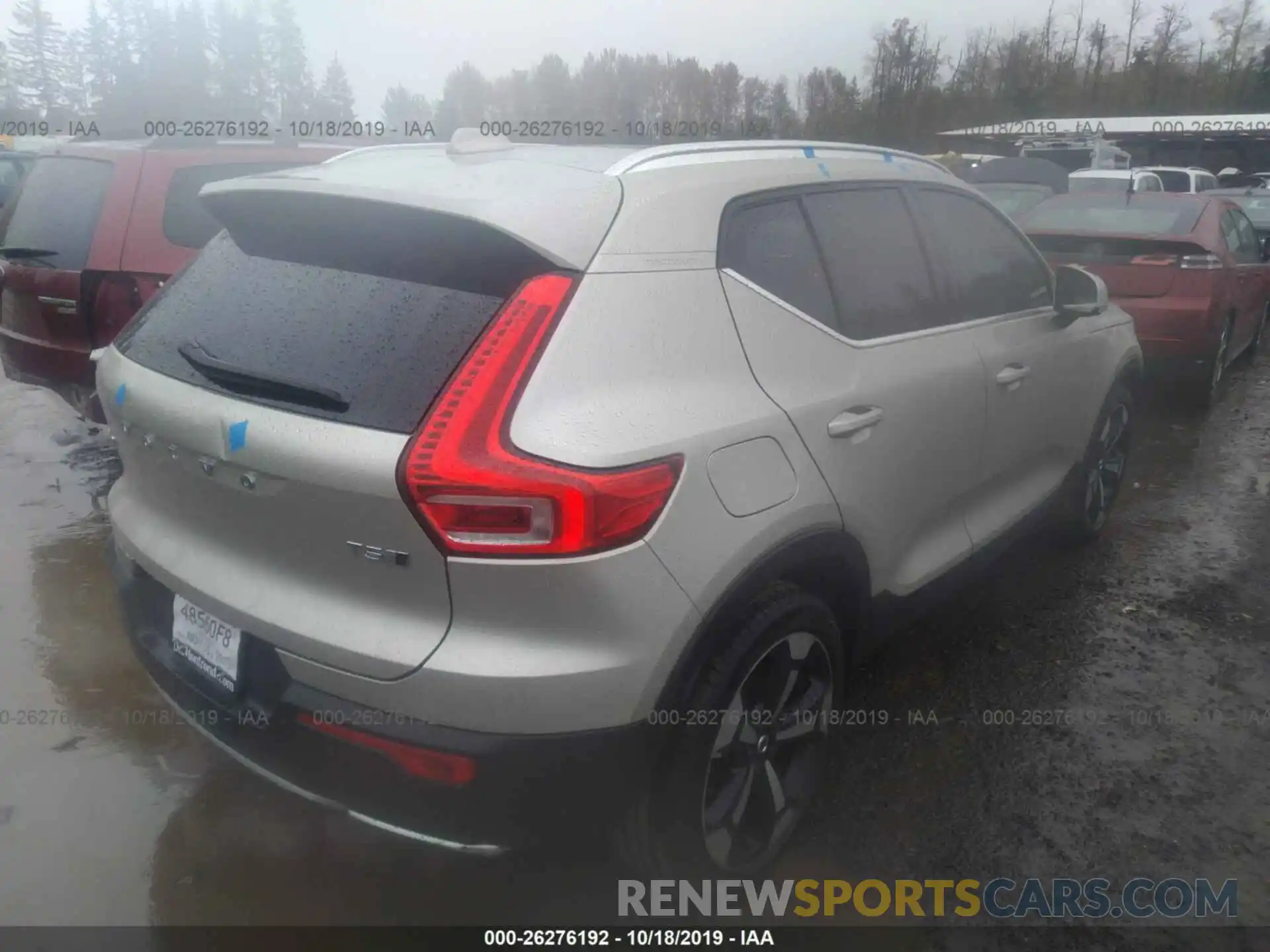 4 Photograph of a damaged car YV4162UL7K2132986 VOLVO XC40 2019