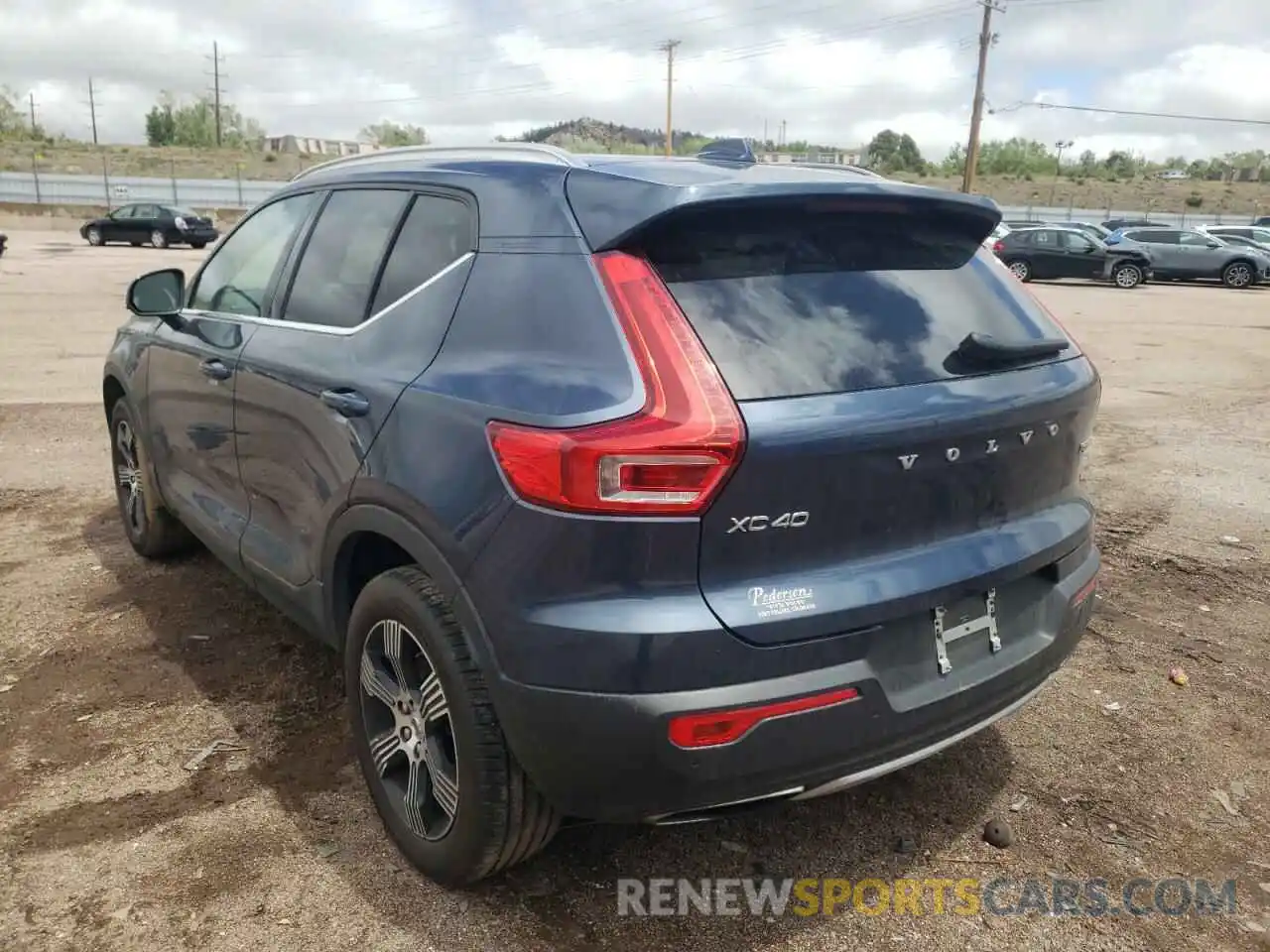 3 Photograph of a damaged car YV4162UL9K2054341 VOLVO XC40 2019