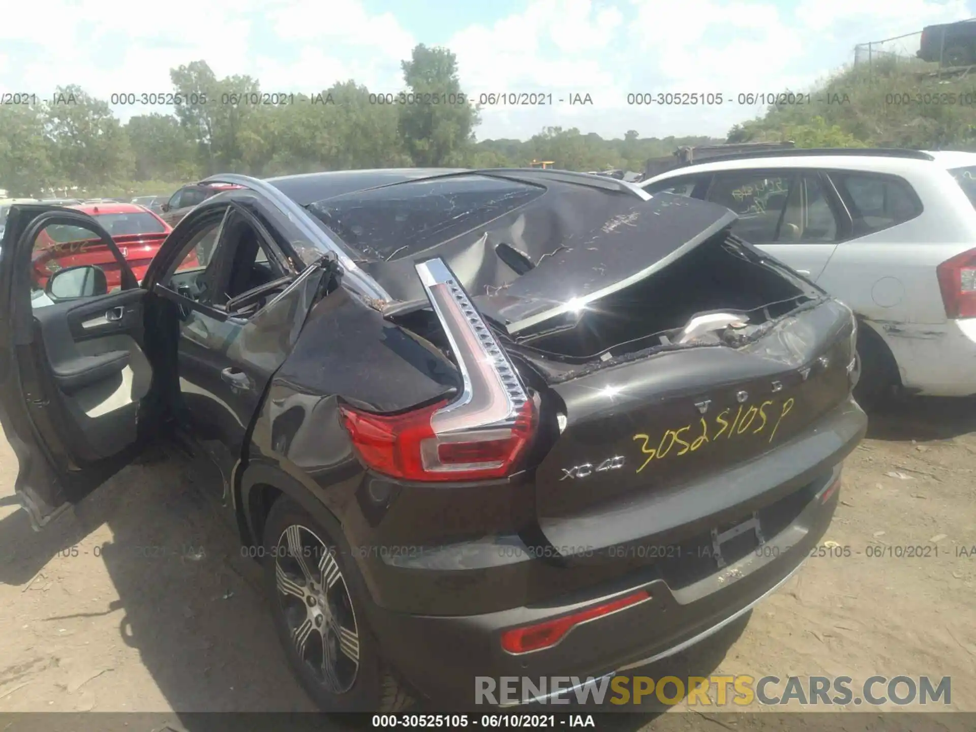 6 Photograph of a damaged car YV4162ULXK2070922 VOLVO XC40 2019