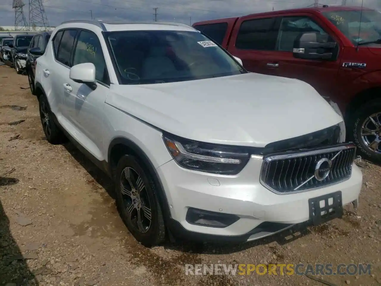 1 Photograph of a damaged car YV4162ULXK2092967 VOLVO XC40 2019