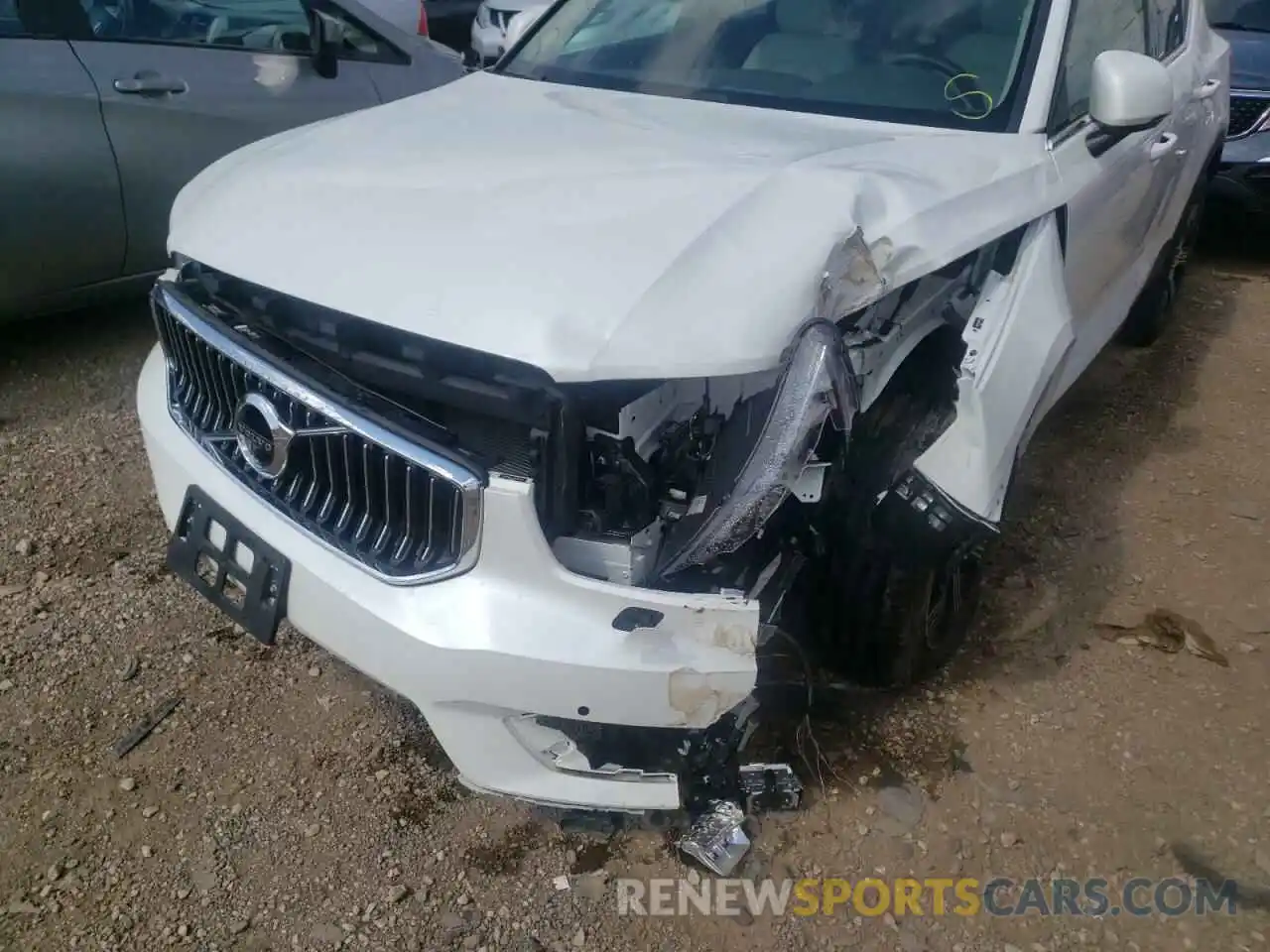 9 Photograph of a damaged car YV4162ULXK2092967 VOLVO XC40 2019