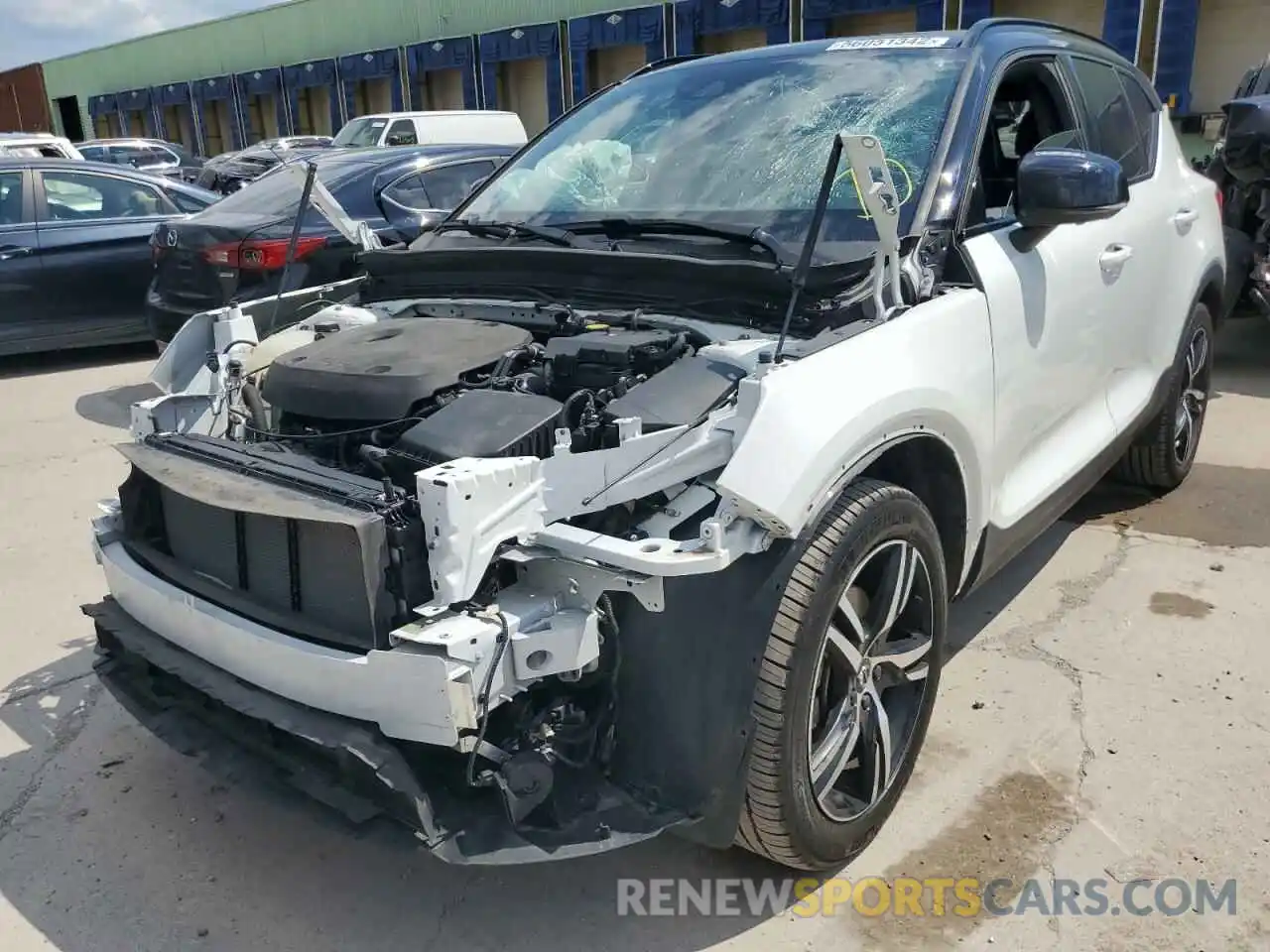 2 Photograph of a damaged car YV4162UM0K2114273 VOLVO XC40 2019