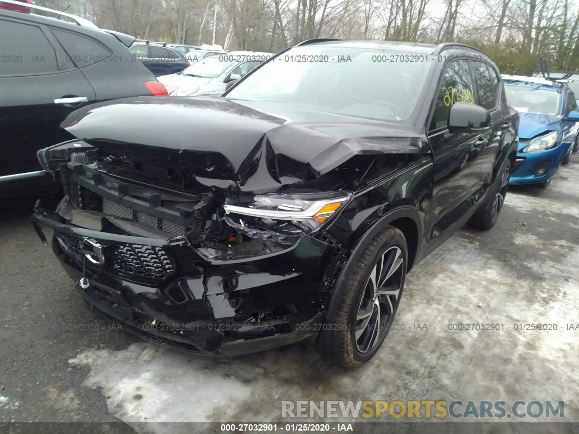 2 Photograph of a damaged car YV4162UM1K2132619 VOLVO XC40 2019