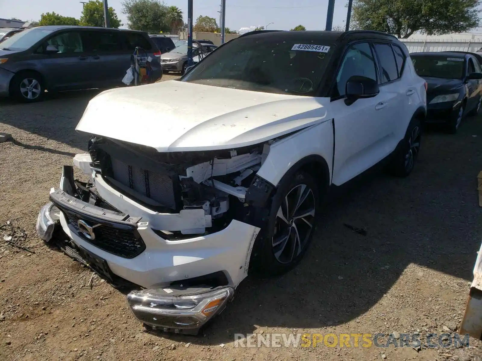 2 Фотография поврежденного автомобиля YV4162UM1K2135312 VOLVO XC40 2019