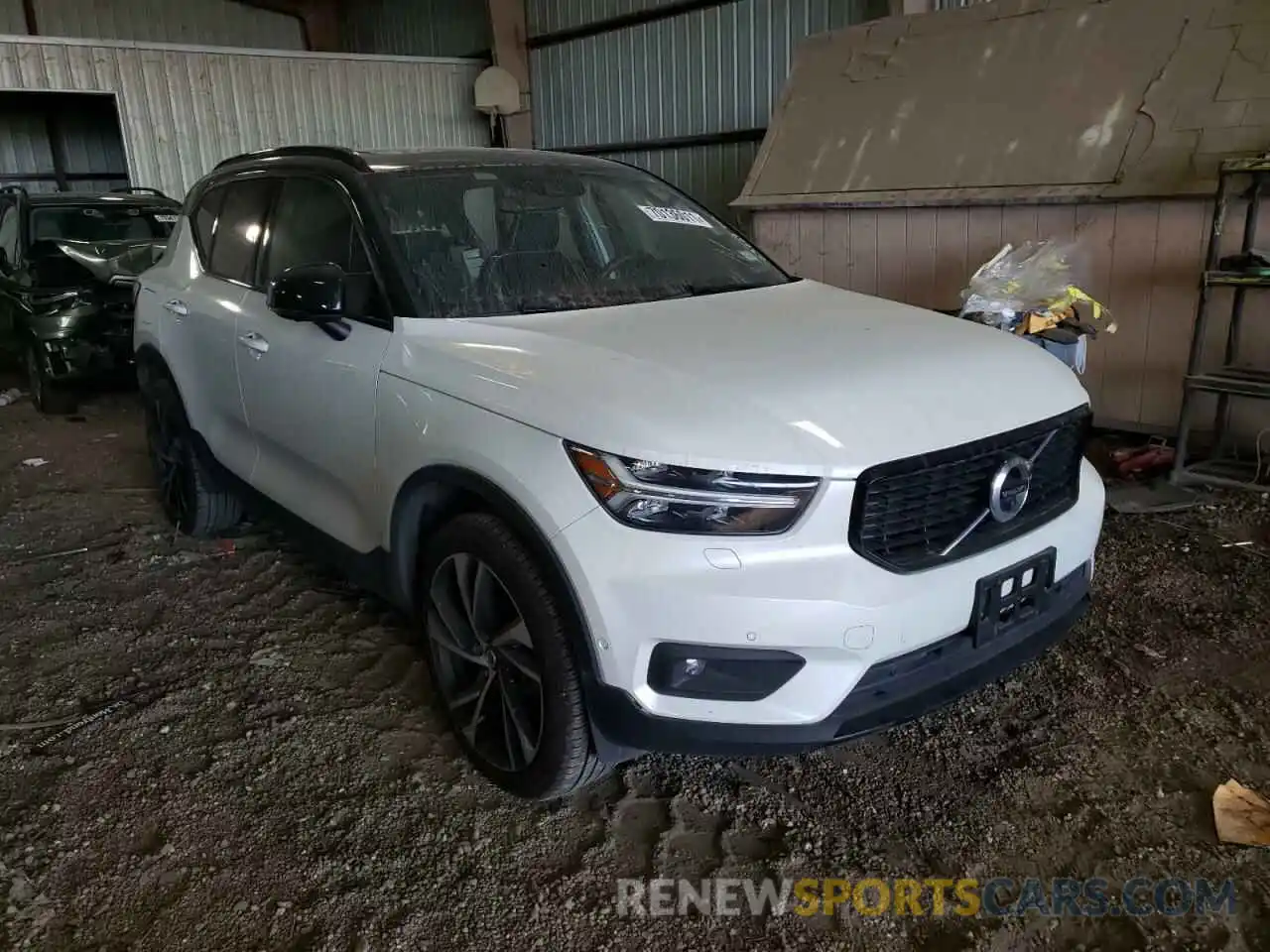 1 Photograph of a damaged car YV4162UM3K2096383 VOLVO XC40 2019