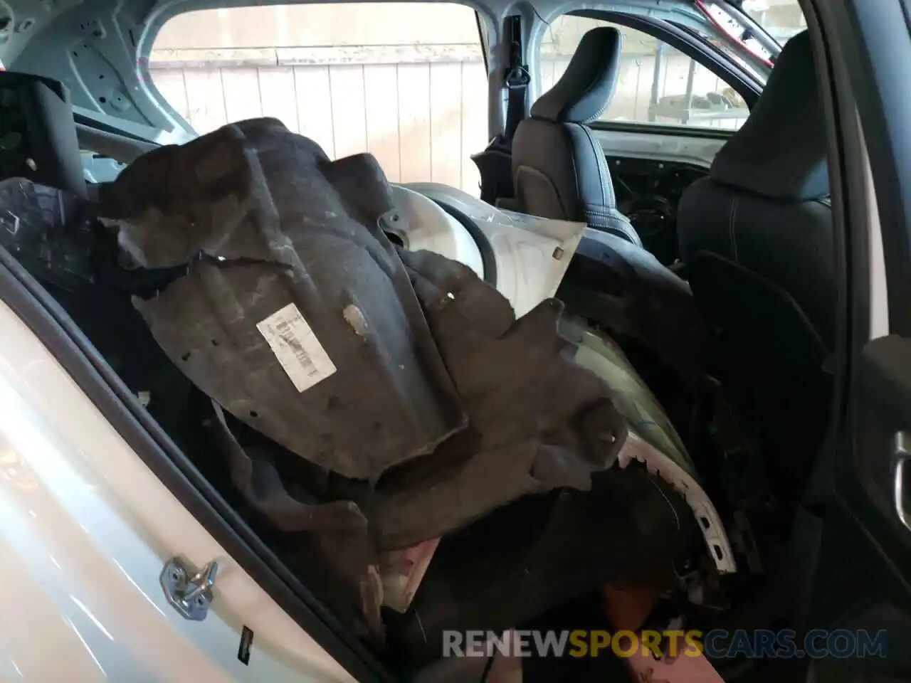 6 Photograph of a damaged car YV4162UM3K2096383 VOLVO XC40 2019