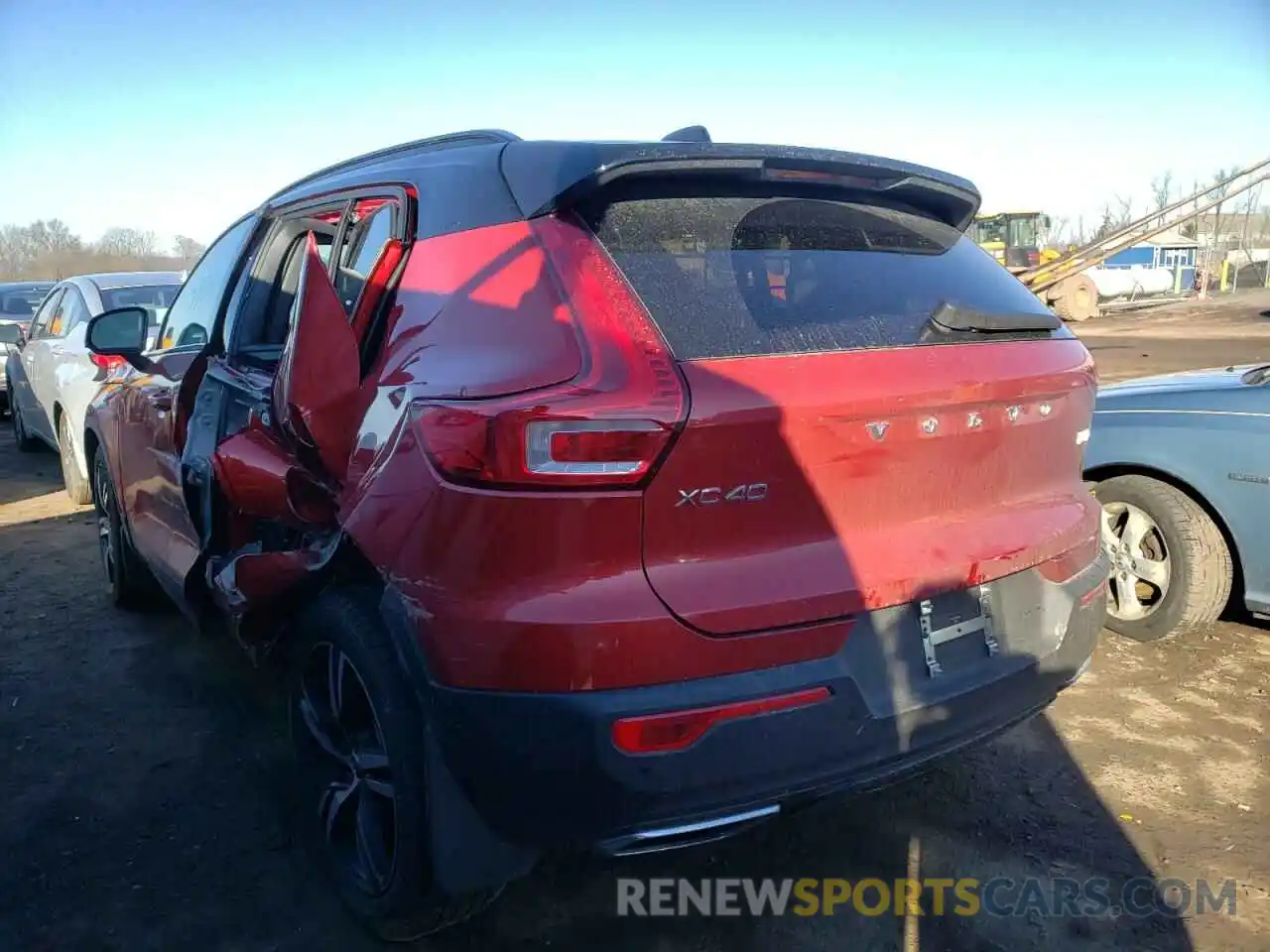 3 Photograph of a damaged car YV4162UM3K2129348 VOLVO XC40 2019