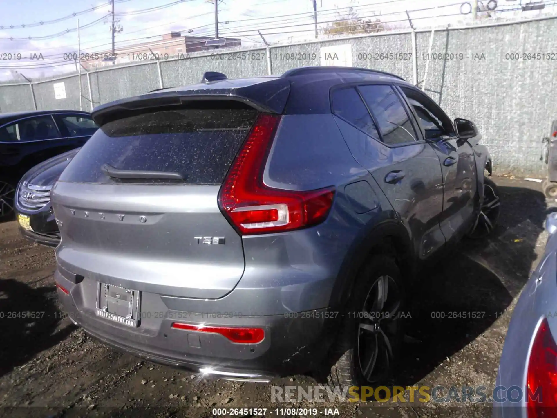 4 Photograph of a damaged car YV4162UM3K2133027 VOLVO XC40 2019