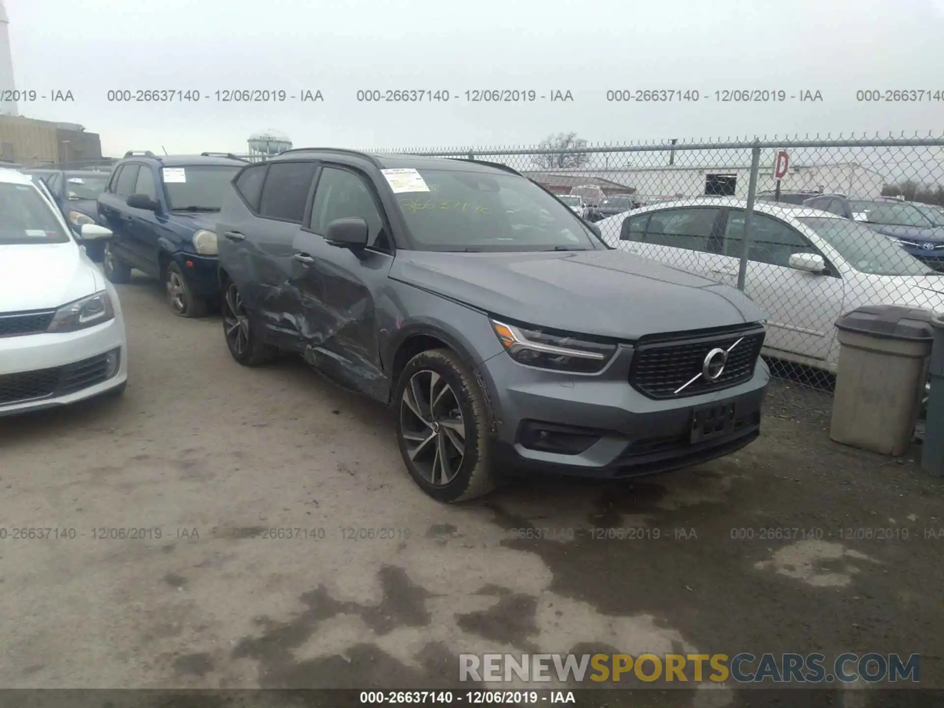 1 Photograph of a damaged car YV4162UM4K2102577 VOLVO XC40 2019