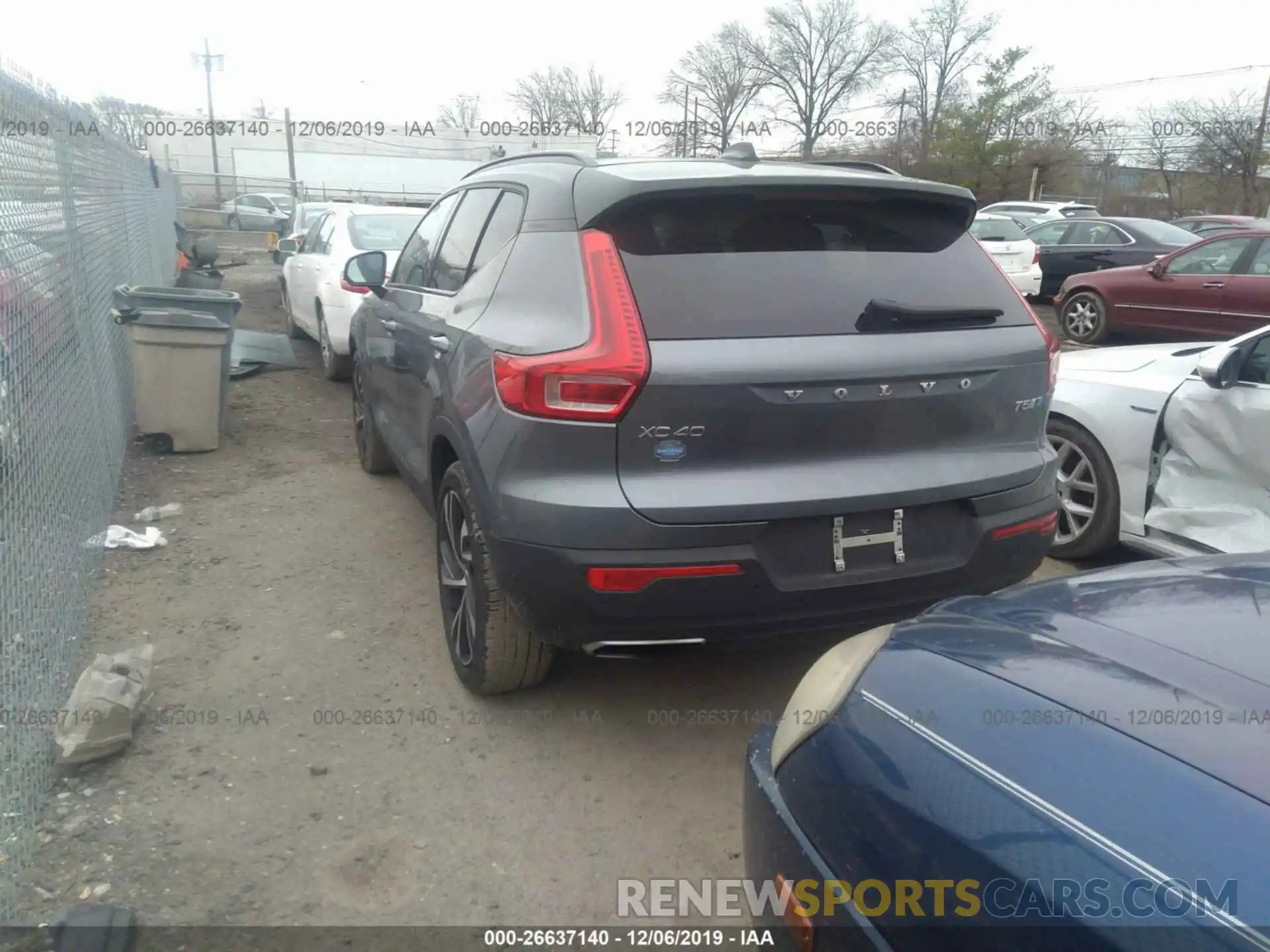 3 Photograph of a damaged car YV4162UM4K2102577 VOLVO XC40 2019