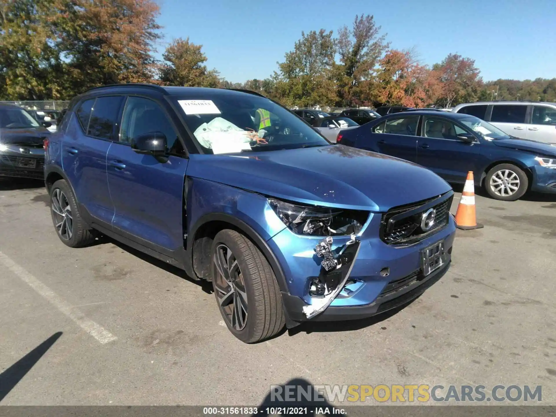 1 Photograph of a damaged car YV4162UM4K2142142 VOLVO XC40 2019