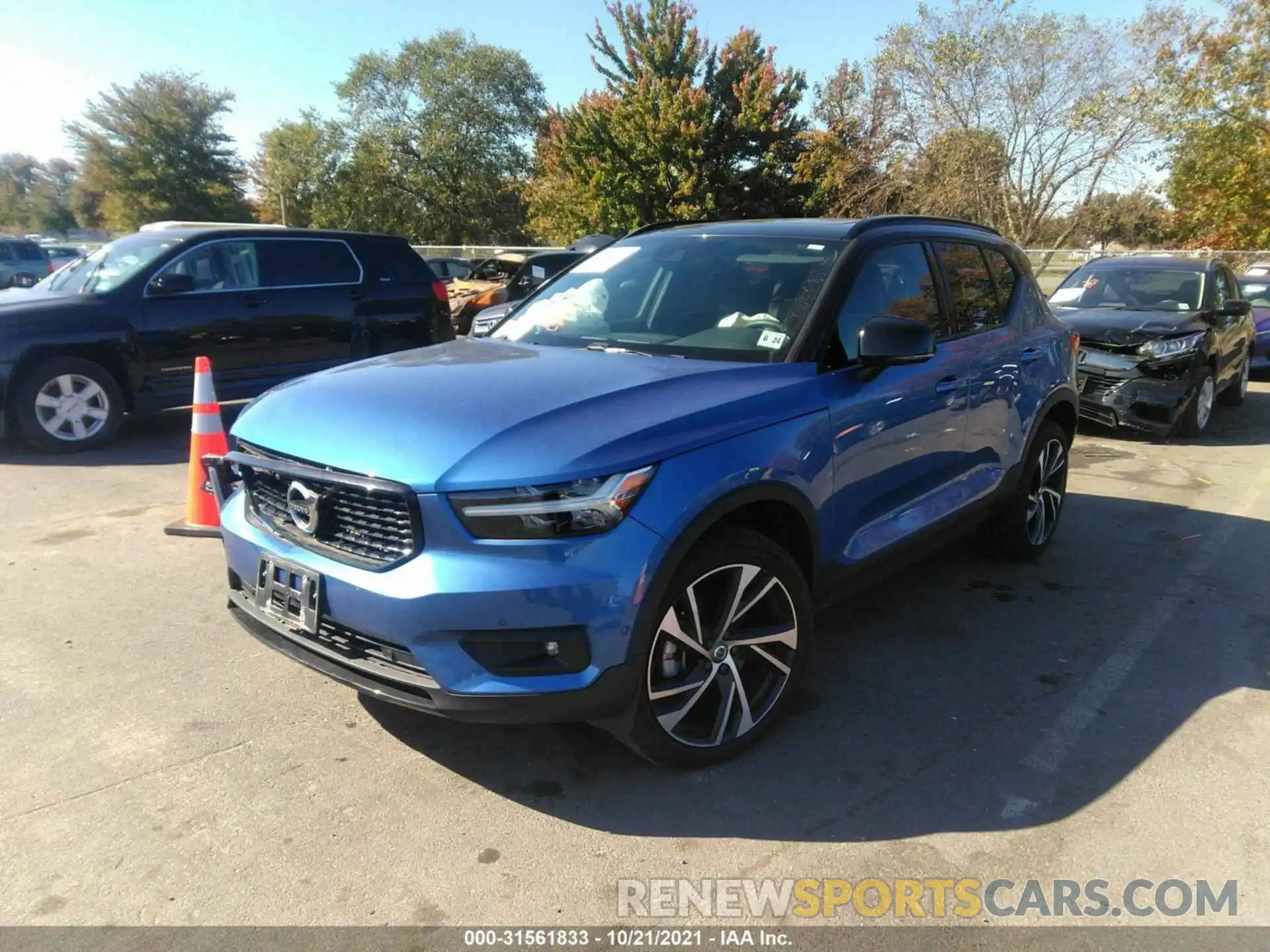 2 Photograph of a damaged car YV4162UM4K2142142 VOLVO XC40 2019