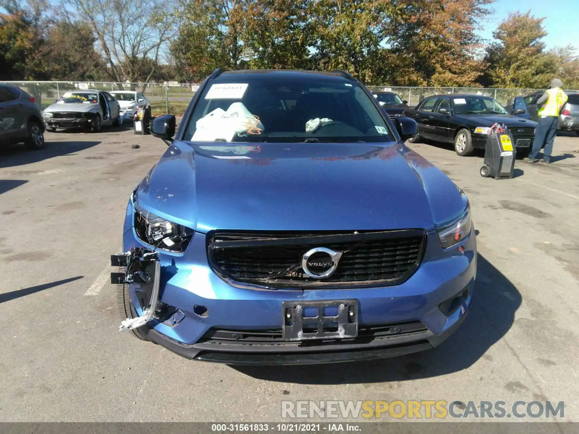 6 Photograph of a damaged car YV4162UM4K2142142 VOLVO XC40 2019