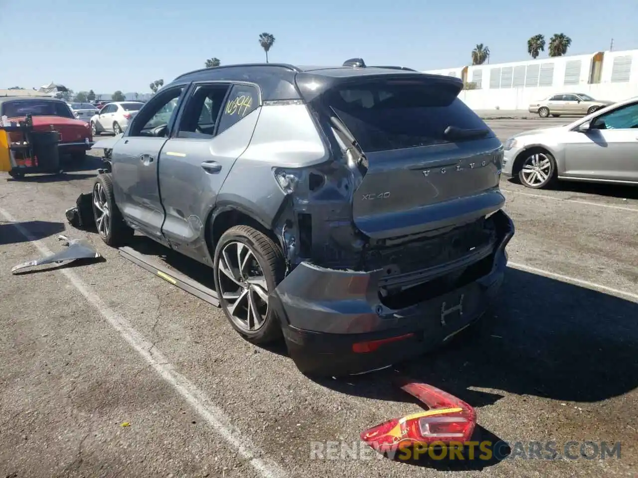 3 Photograph of a damaged car YV4162UM5K2049839 VOLVO XC40 2019